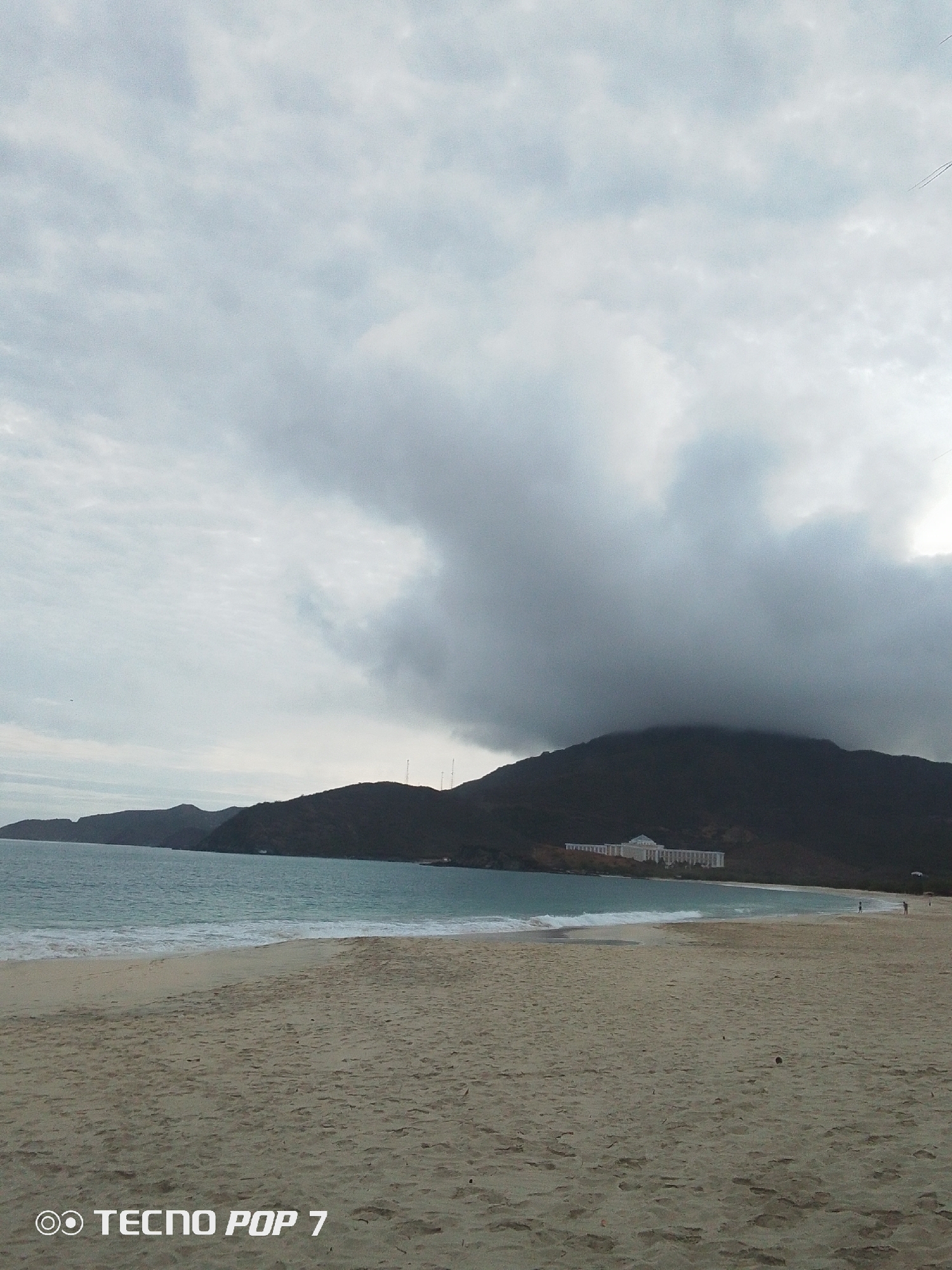 Overcast beach day documented at Pedro González, Venezuela