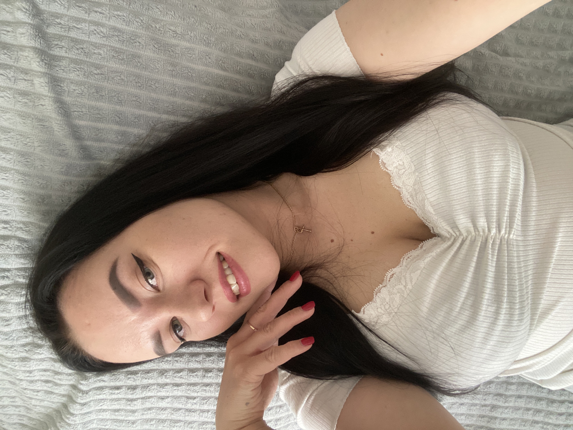 Personal photos and birthday celebration captured in Chaikovsky homes