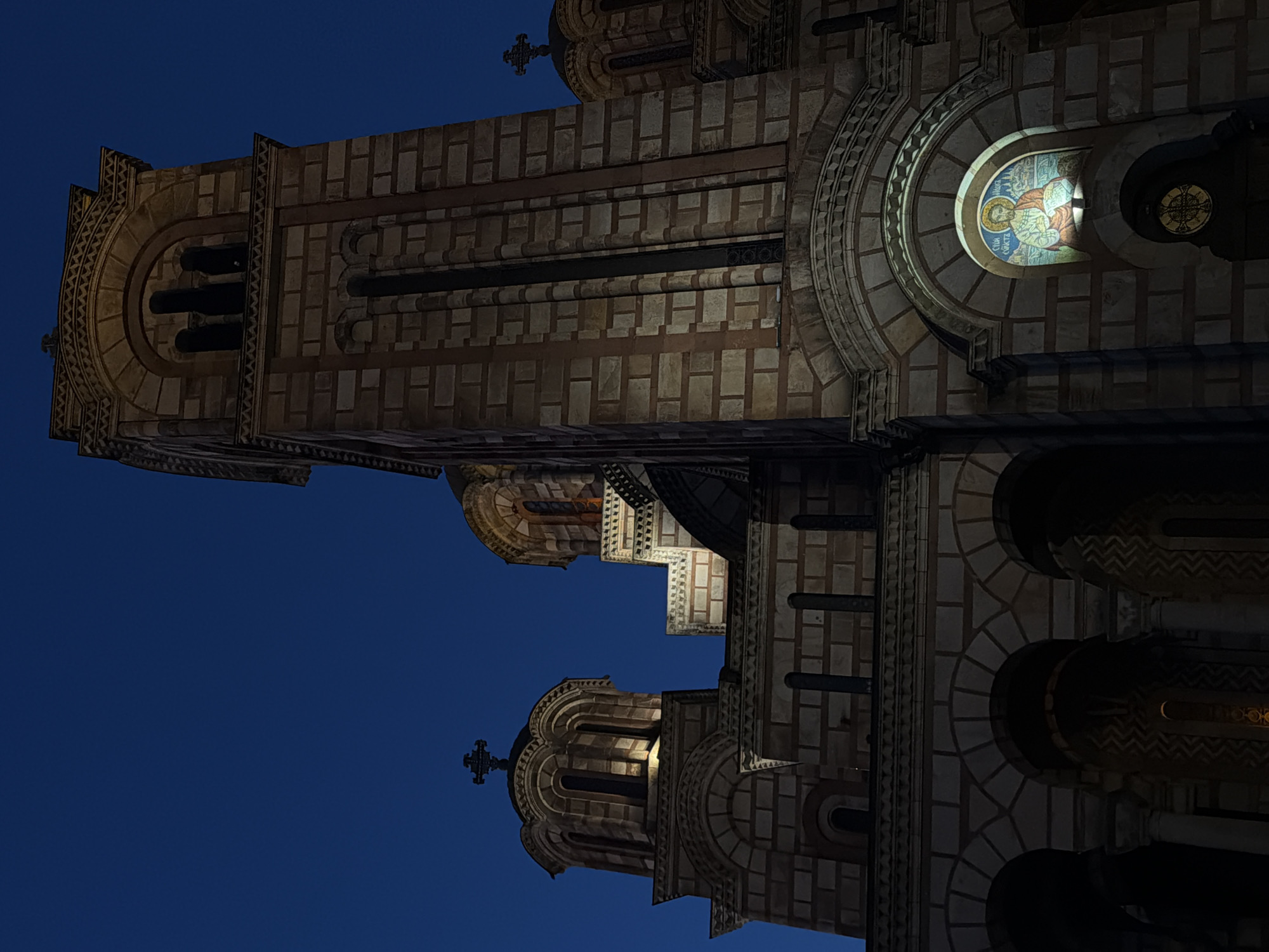 Evening scenes captured across Belgrade districts and Saint Sava Church