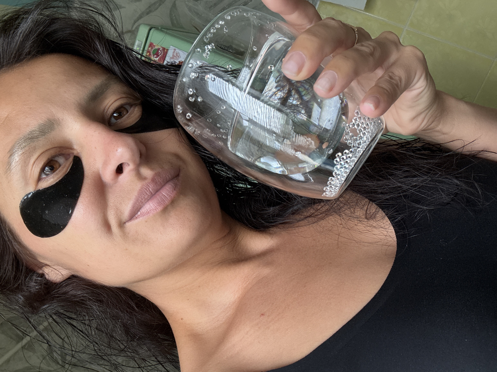 Woman documents morning routine with skincare and roses in Russia