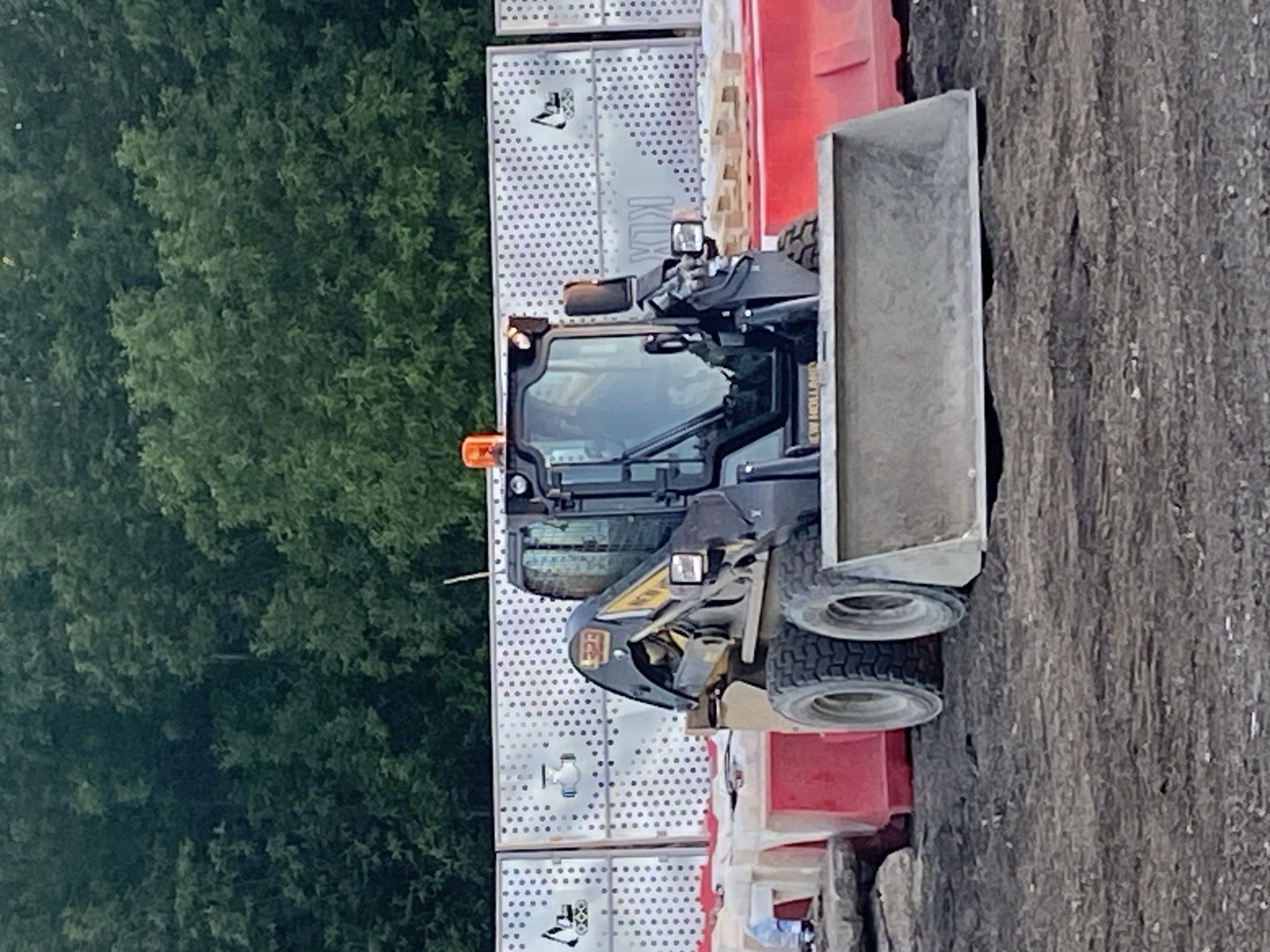 Moscow witness captures construction, pet, sunset scenes Saturday afternoon