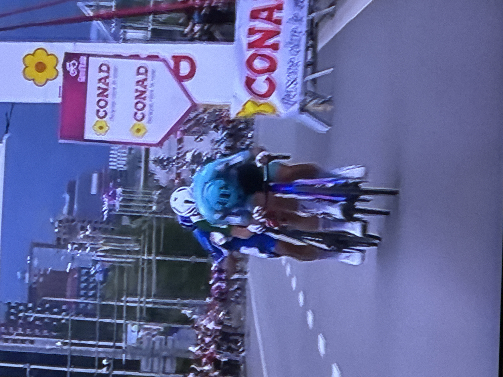Cycling race draws crowds to Sofia streets
