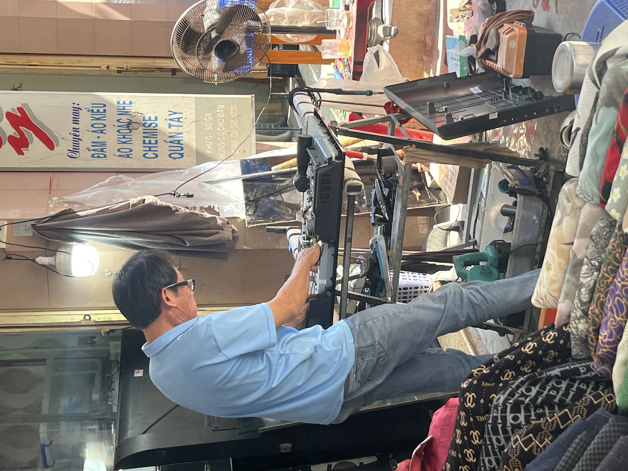 Daily life documented across Nha Trang Ward during evening hours