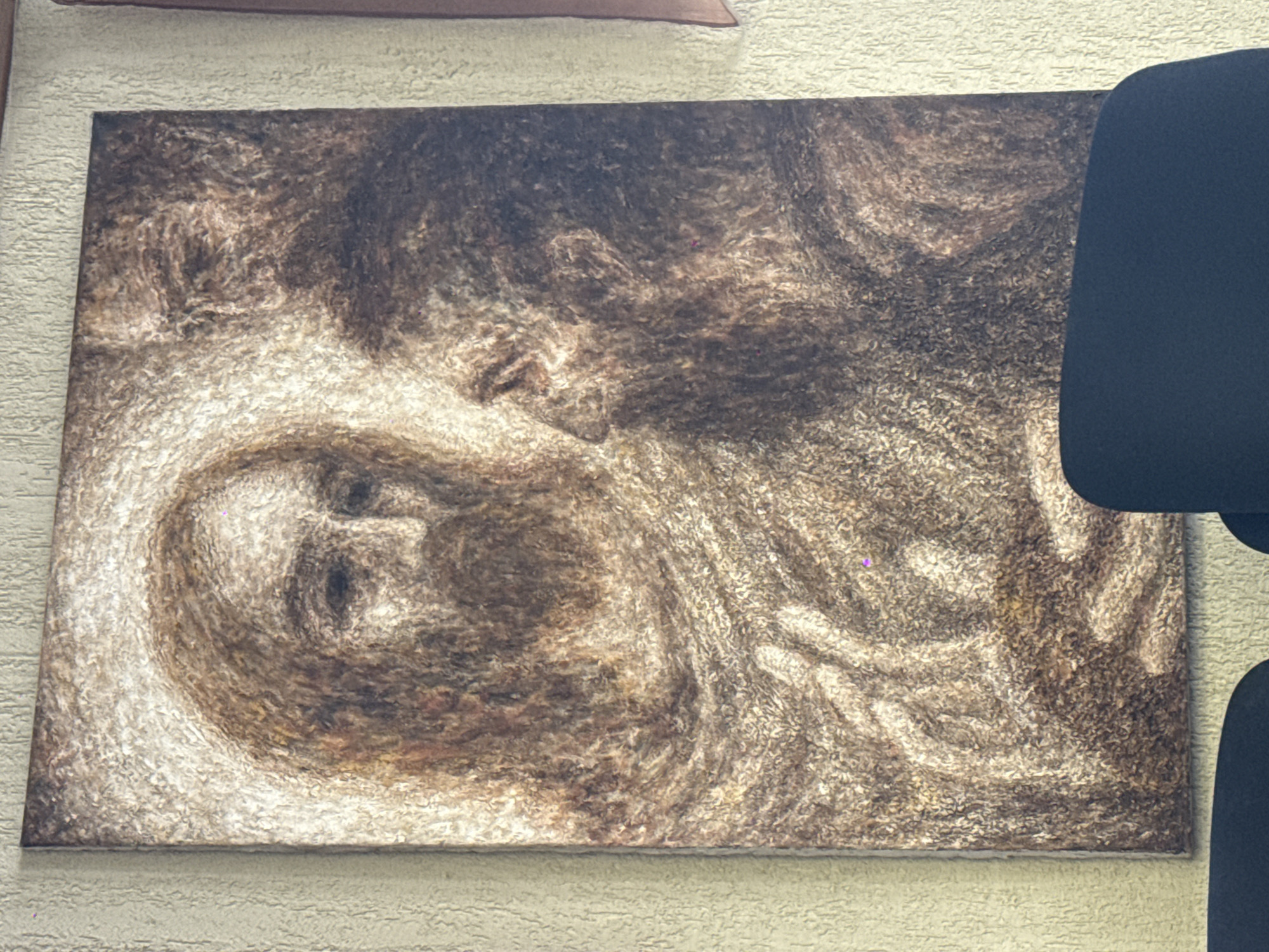 Abstract portrait artwork spotted on Moscow wall