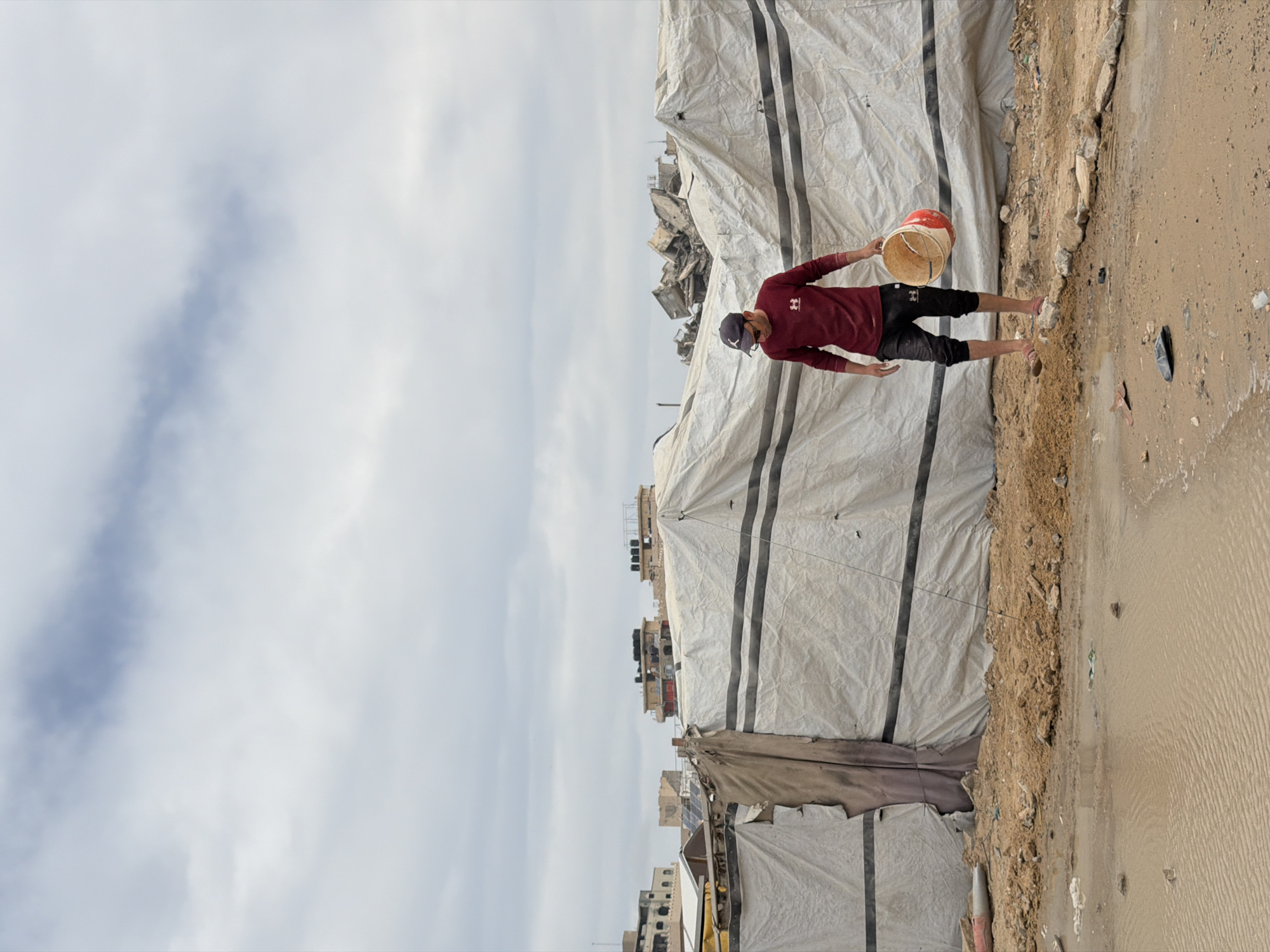 Gaza residents shelter in makeshift tents amid widespread destruction