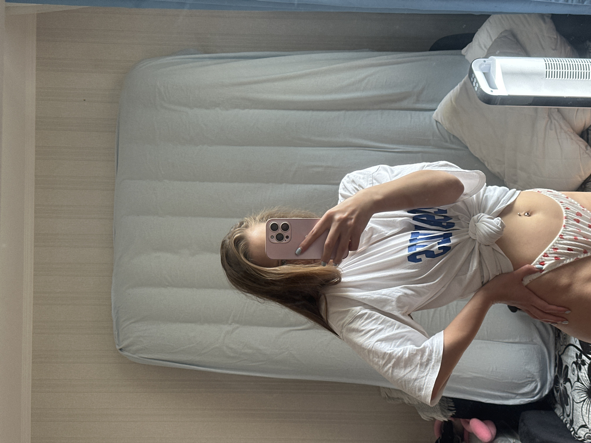 Bedroom selfies, elevator shots, and a dog walk in Khimki