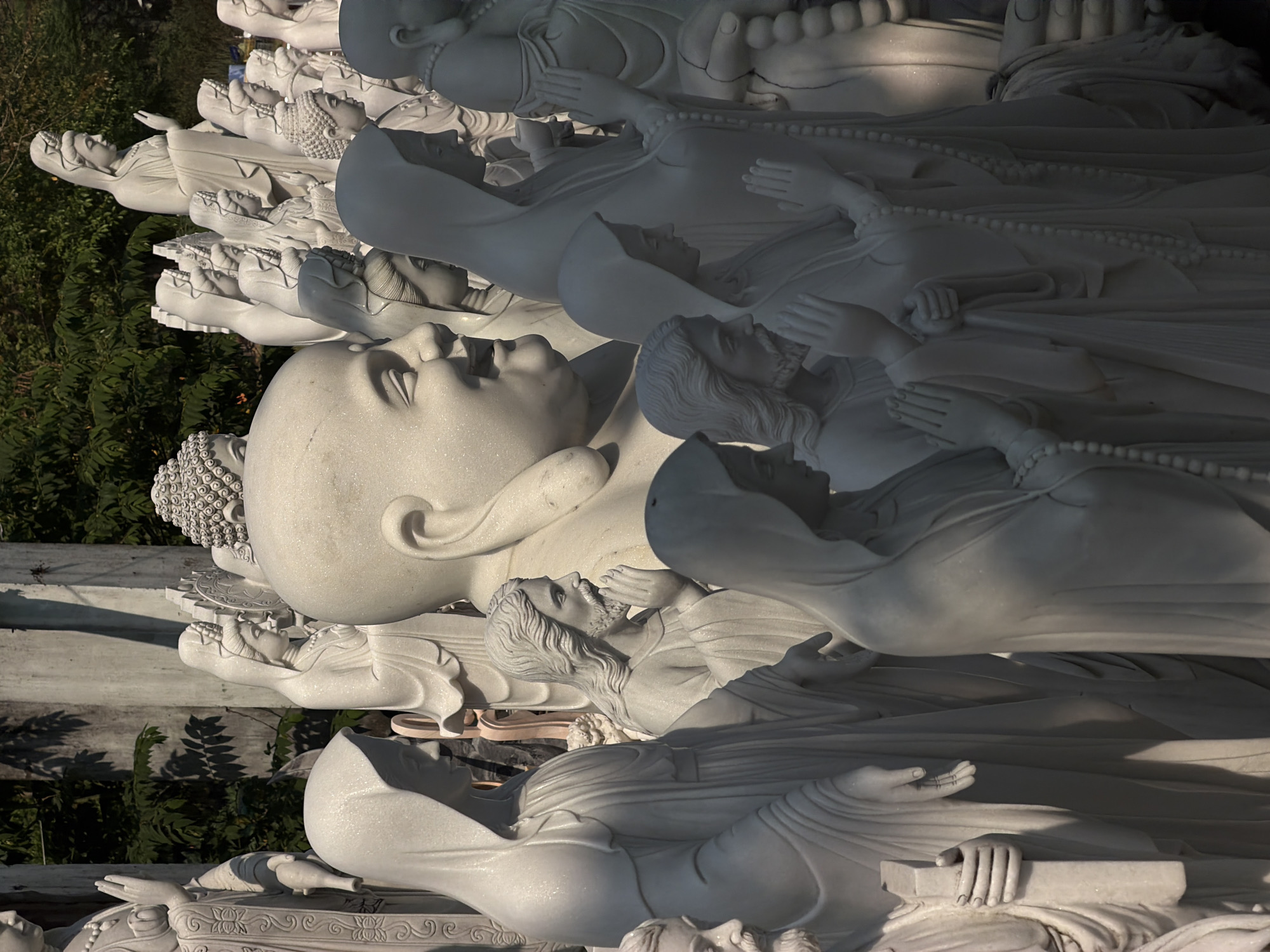 White marble Buddha sculptures cluster observed in Đà Nẵng