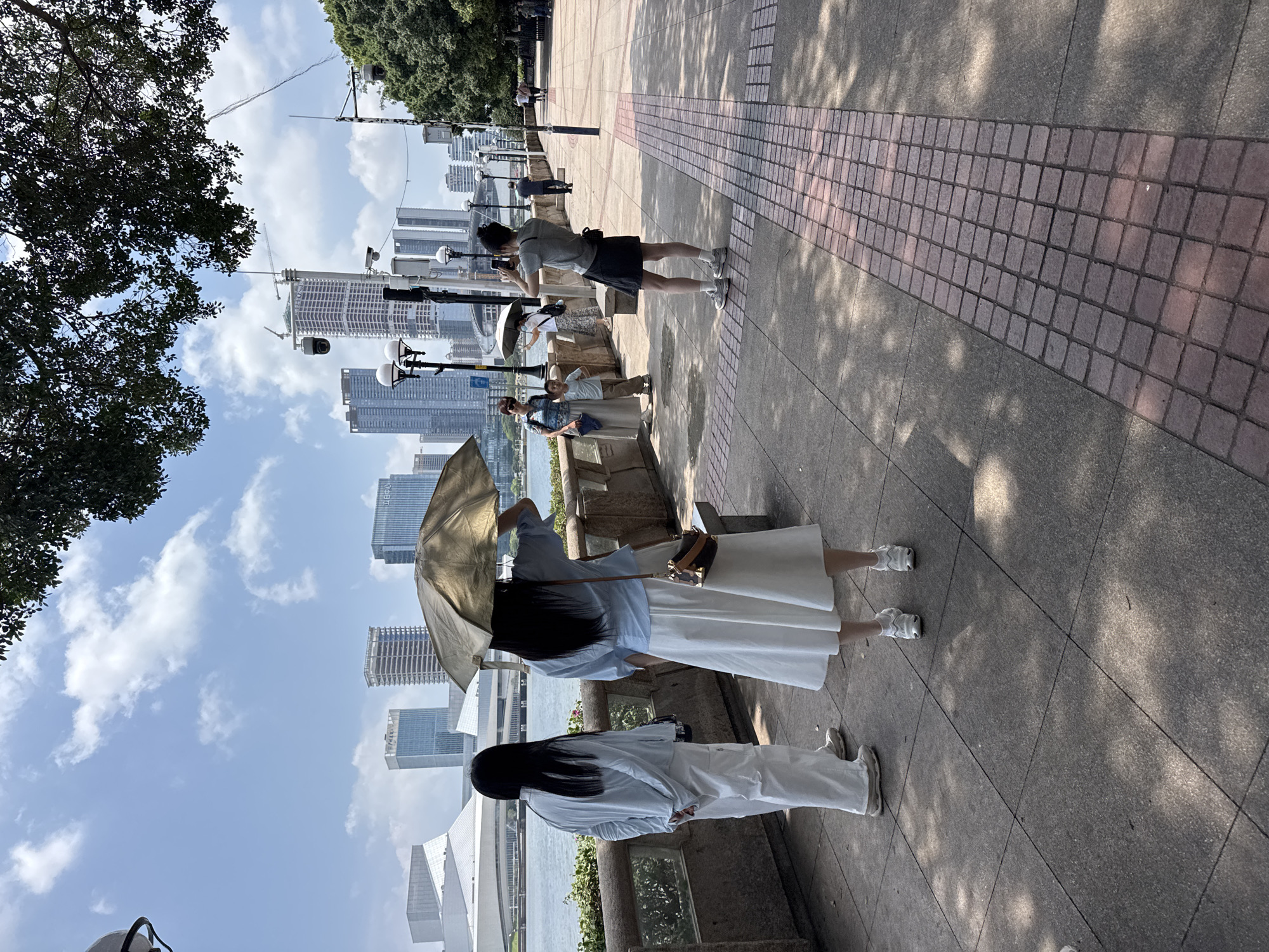 Morning waterfront life captured in Guangzhou's Liwan District
