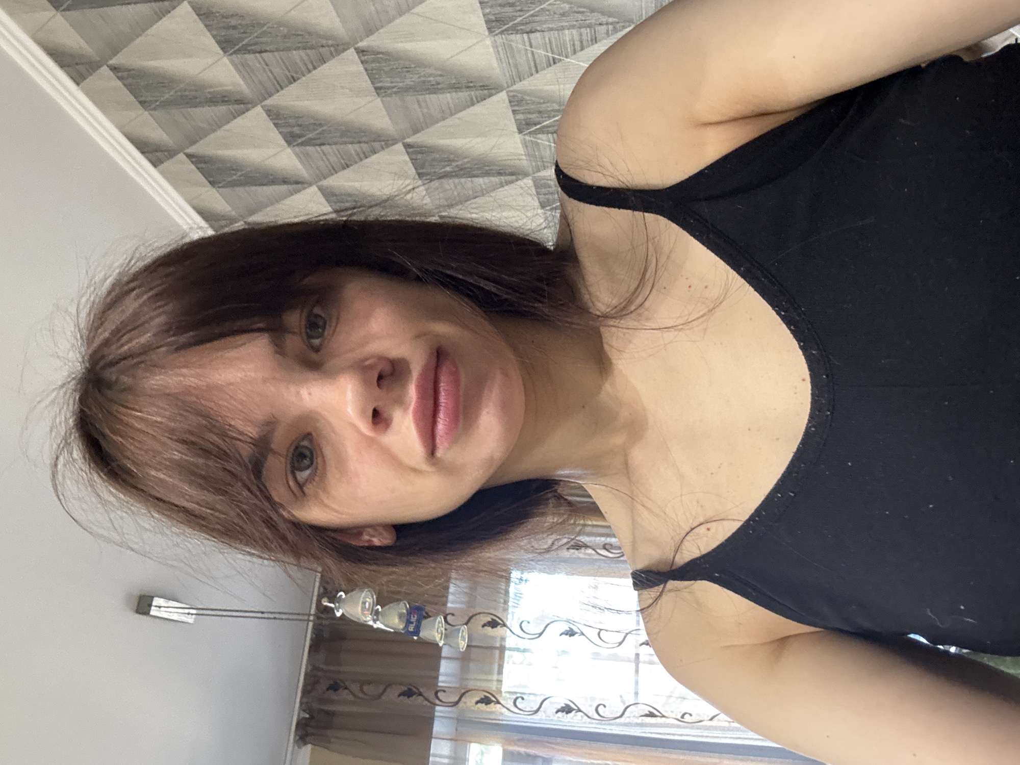 Morning selfies and sleeping cat captured in Rostov-on-Don