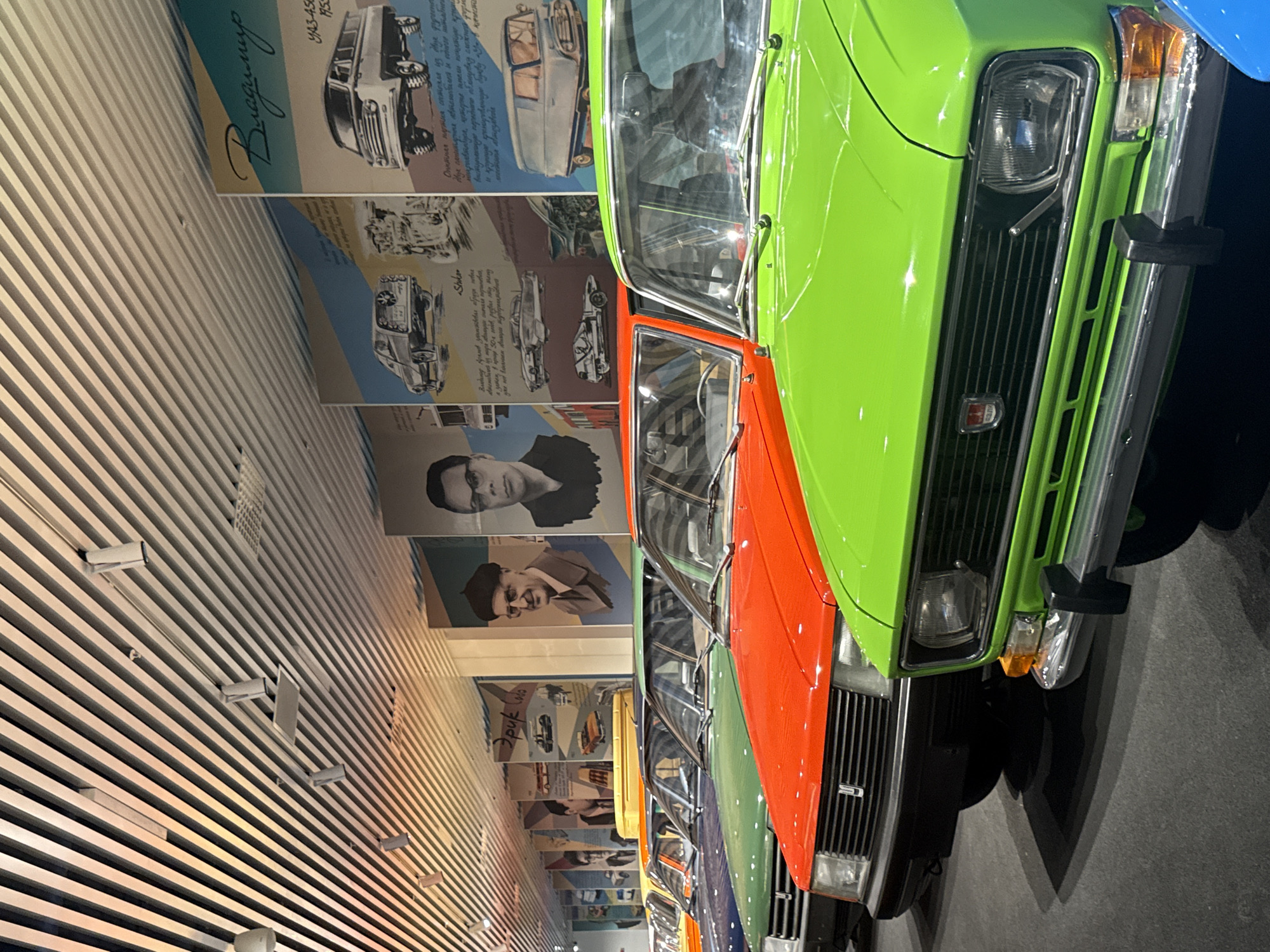 Families visit vintage car museum in Verkhnyaya Pyshma