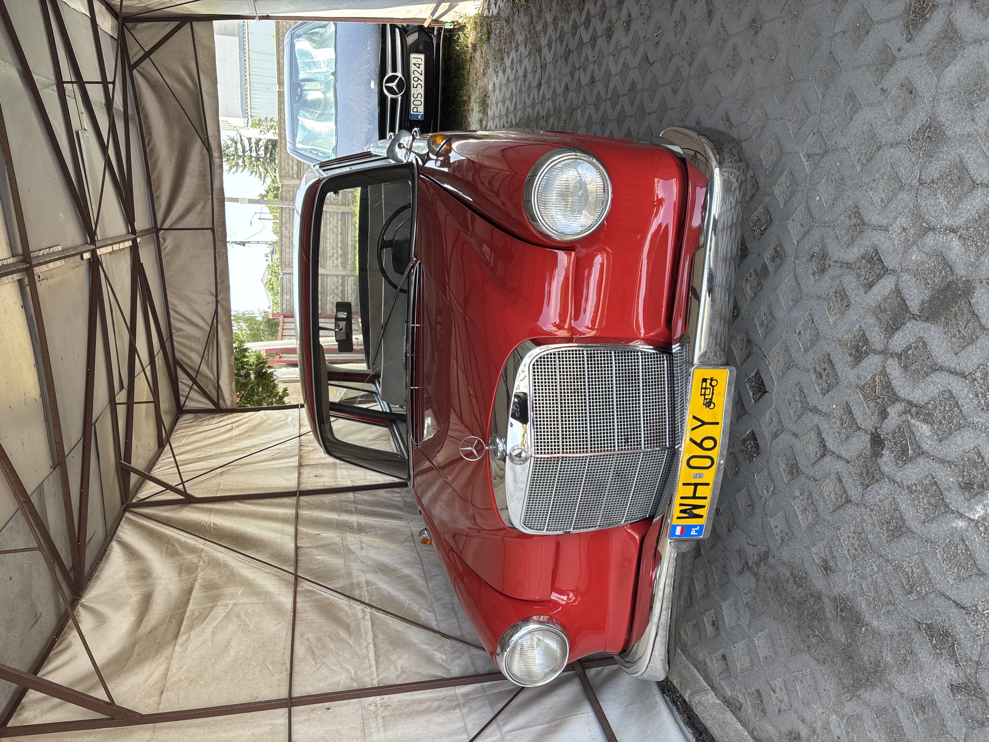 Vintage Mercedes W110 restoration underway in Warsaw workshop