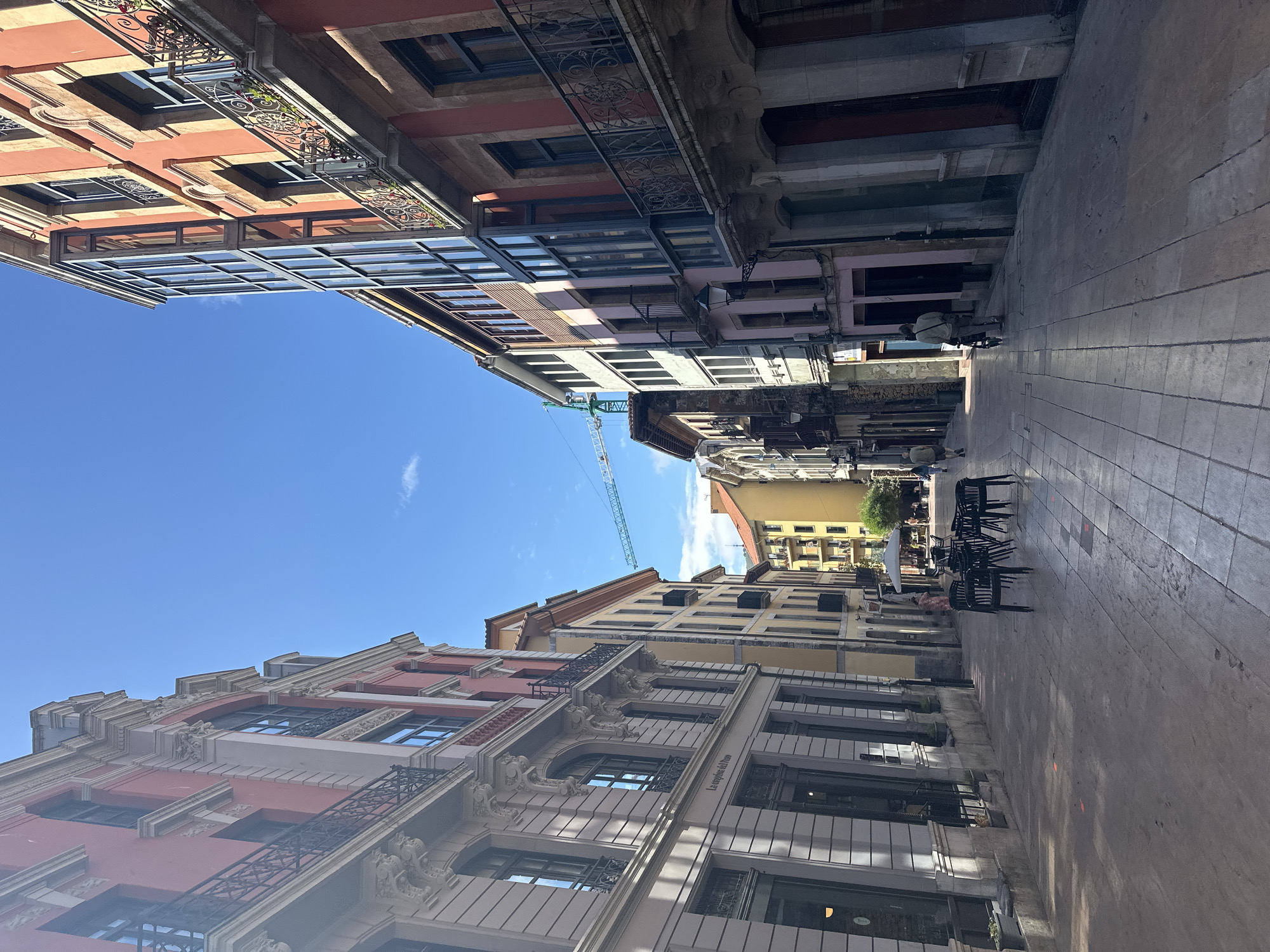 Sunny afternoon photography tour captures Oviedo's historic architecture