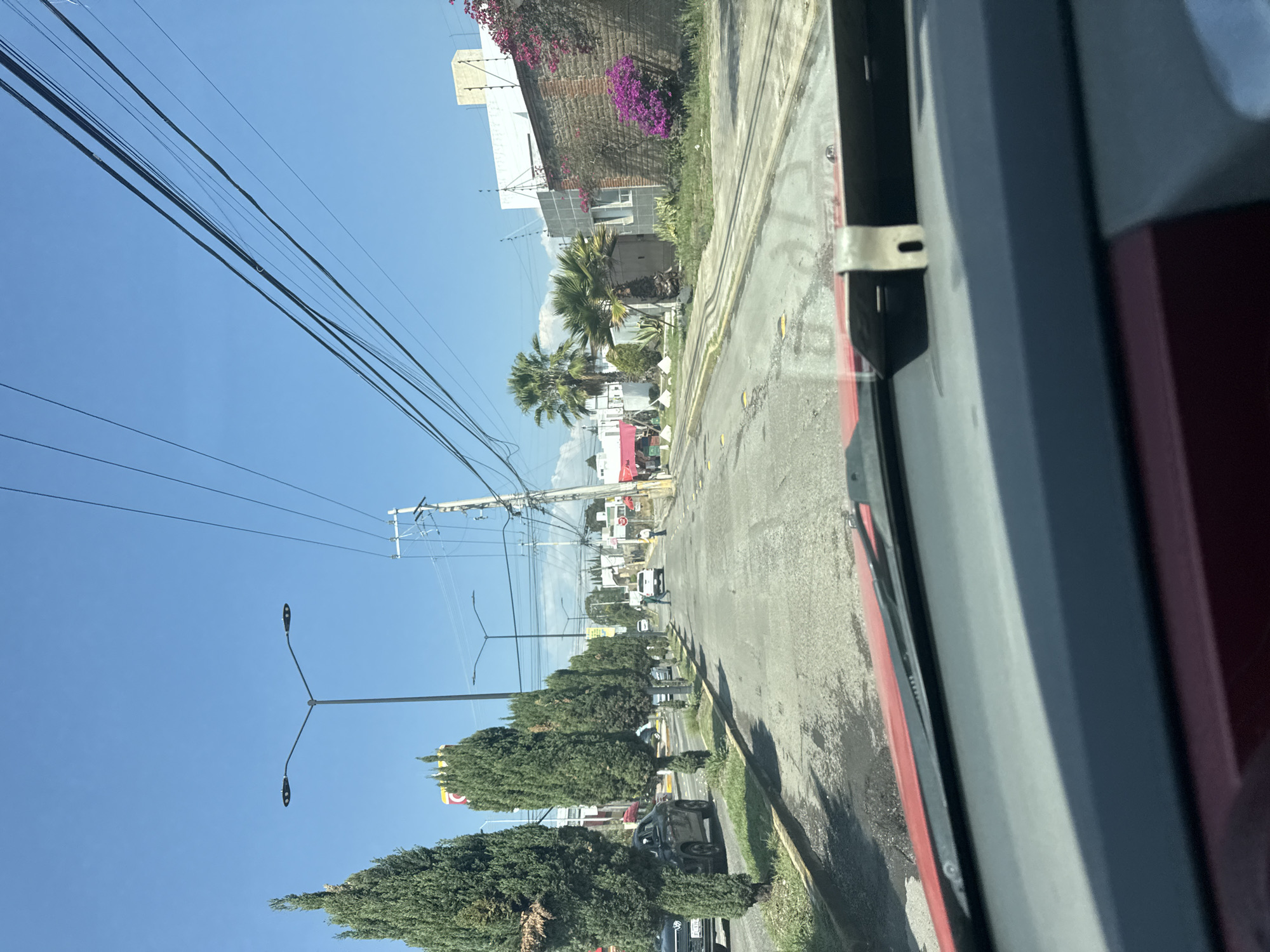 Street scene captured from vehicle in San Pedro Cholula