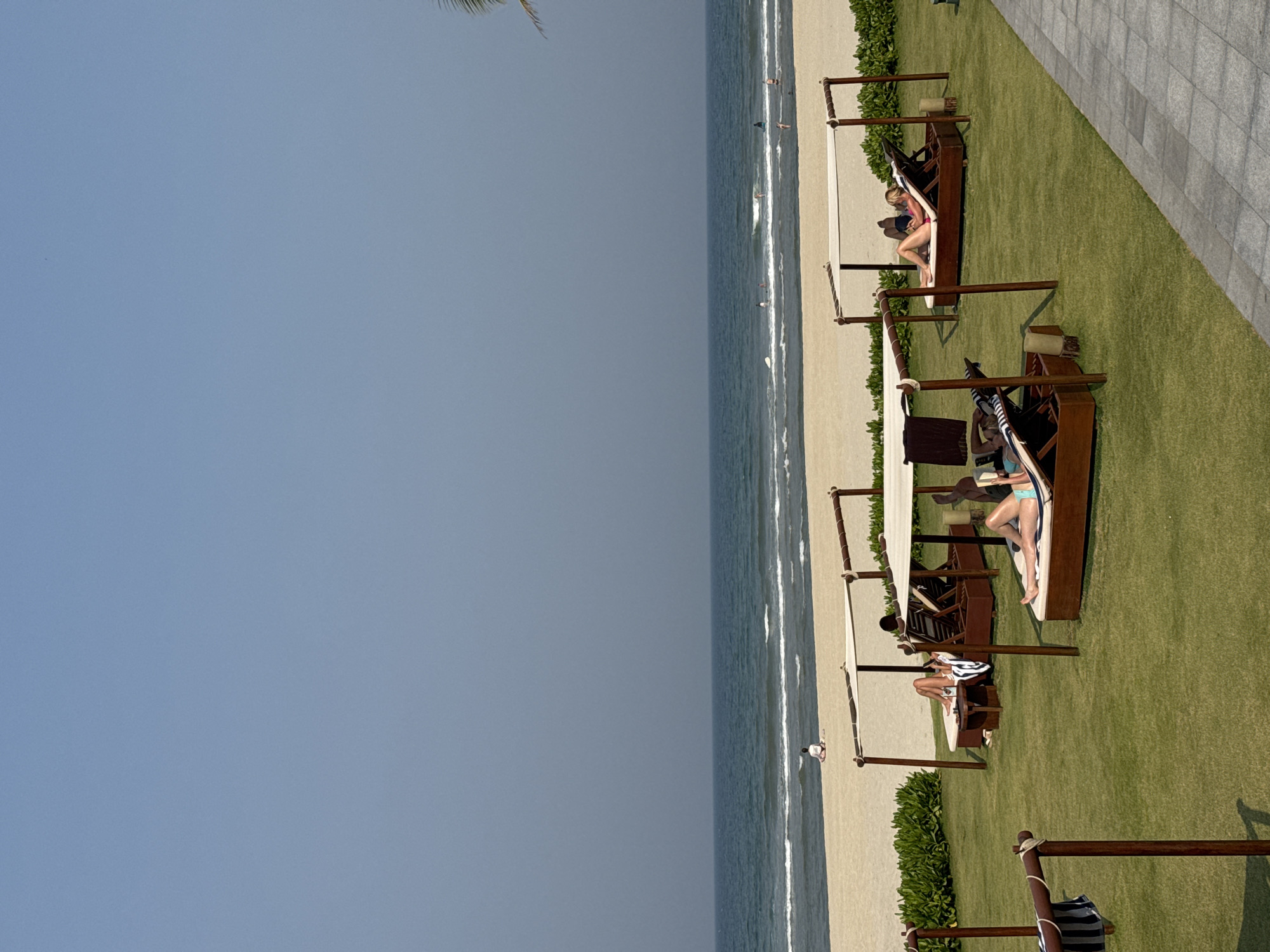 Clear morning conditions observed at Đà Nẵng beach, Vietnam