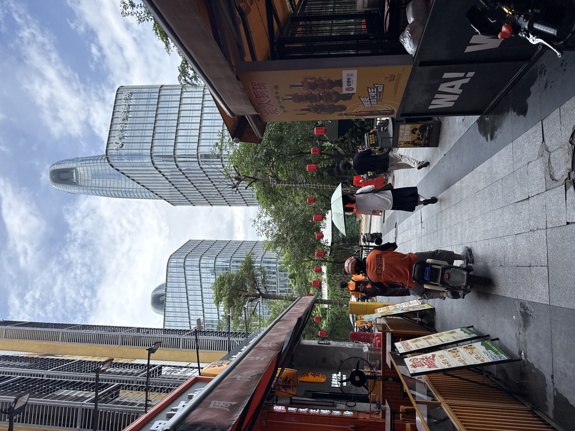 Haizhu District streets and storefronts on a quiet weekday morning
