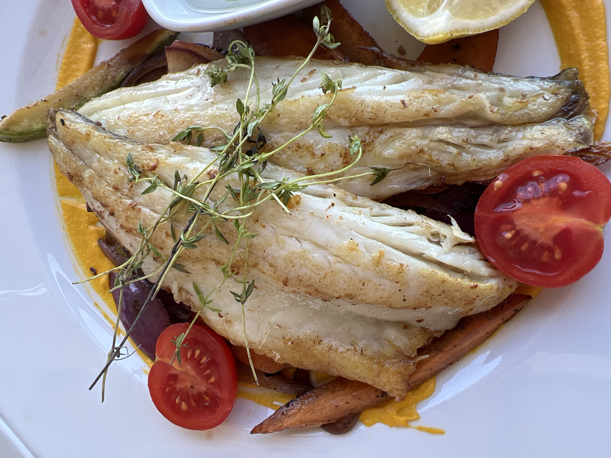 Coastal dining experience documented at Montenegro seafood restaurant