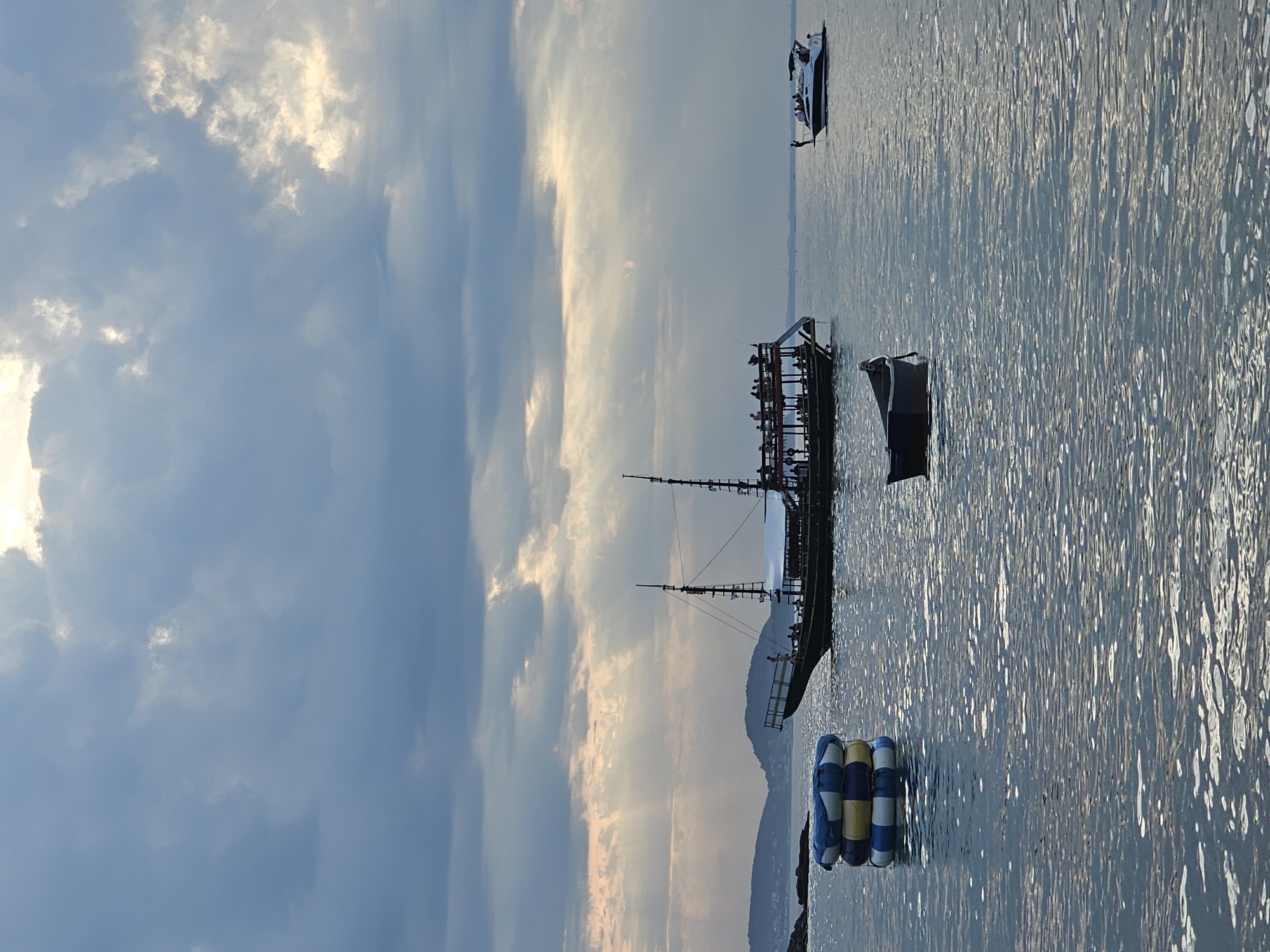 Boats and ships spotted in Búzios coastal waters