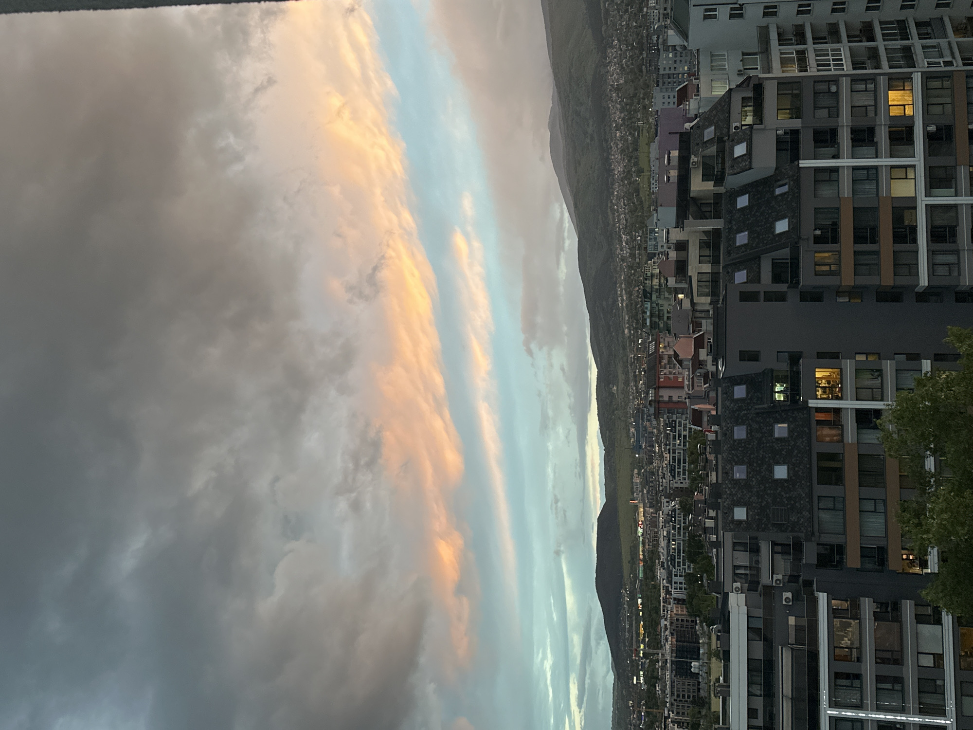 Dramatic storm clouds observed across Sofia during evening hours