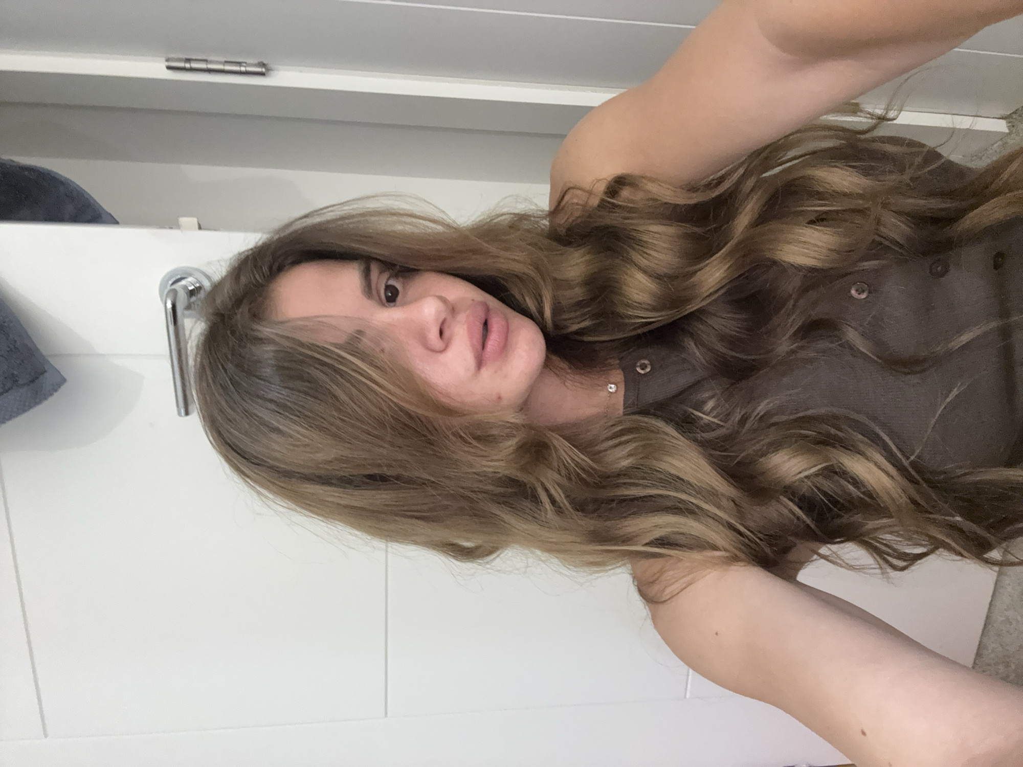Quick selfie session at home in Throop