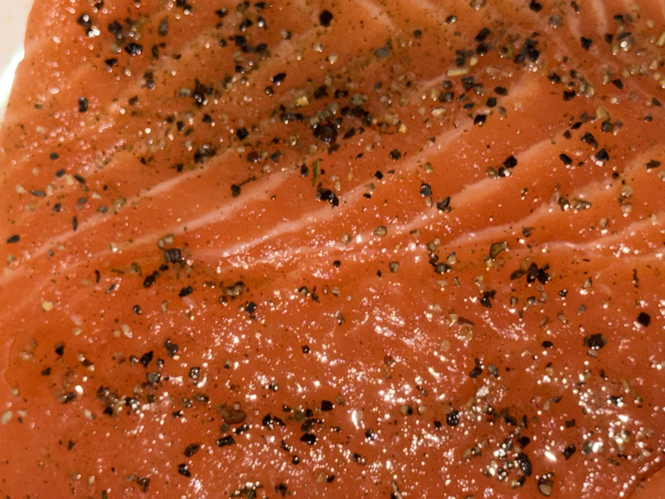 Tel Aviv resident documents cooking prep and gym workout