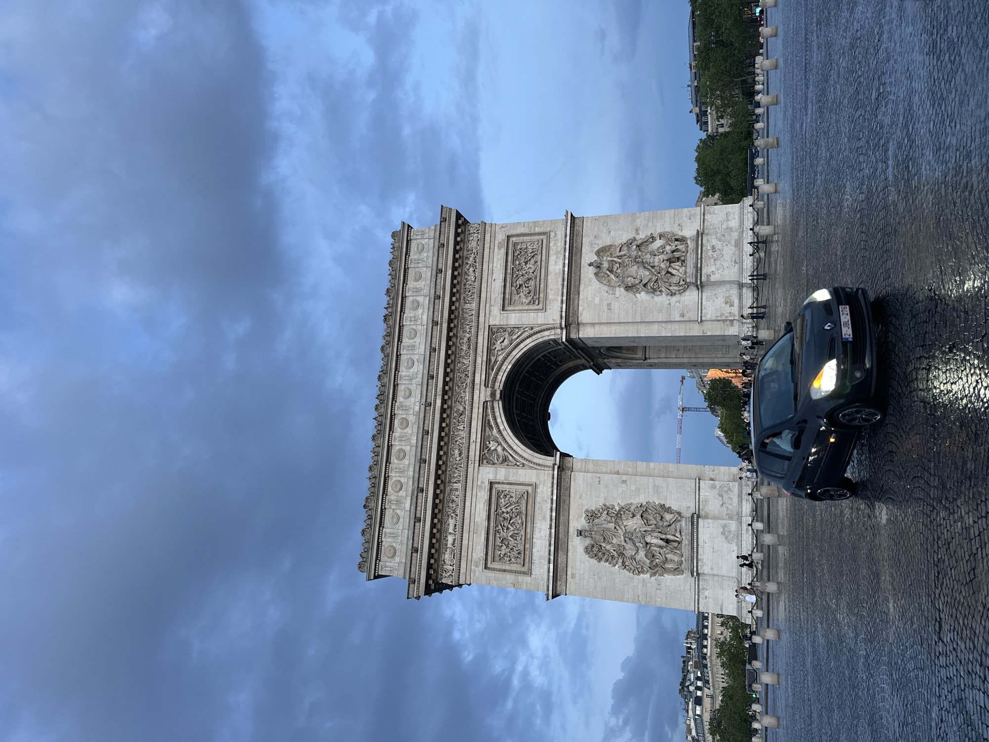 Vehicle spotted at Arc de Triomphe after rain