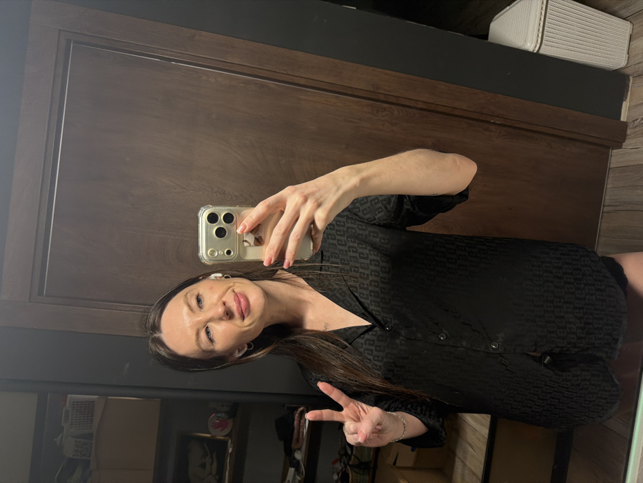 Woman documents evening routine with 30 photos in Perm