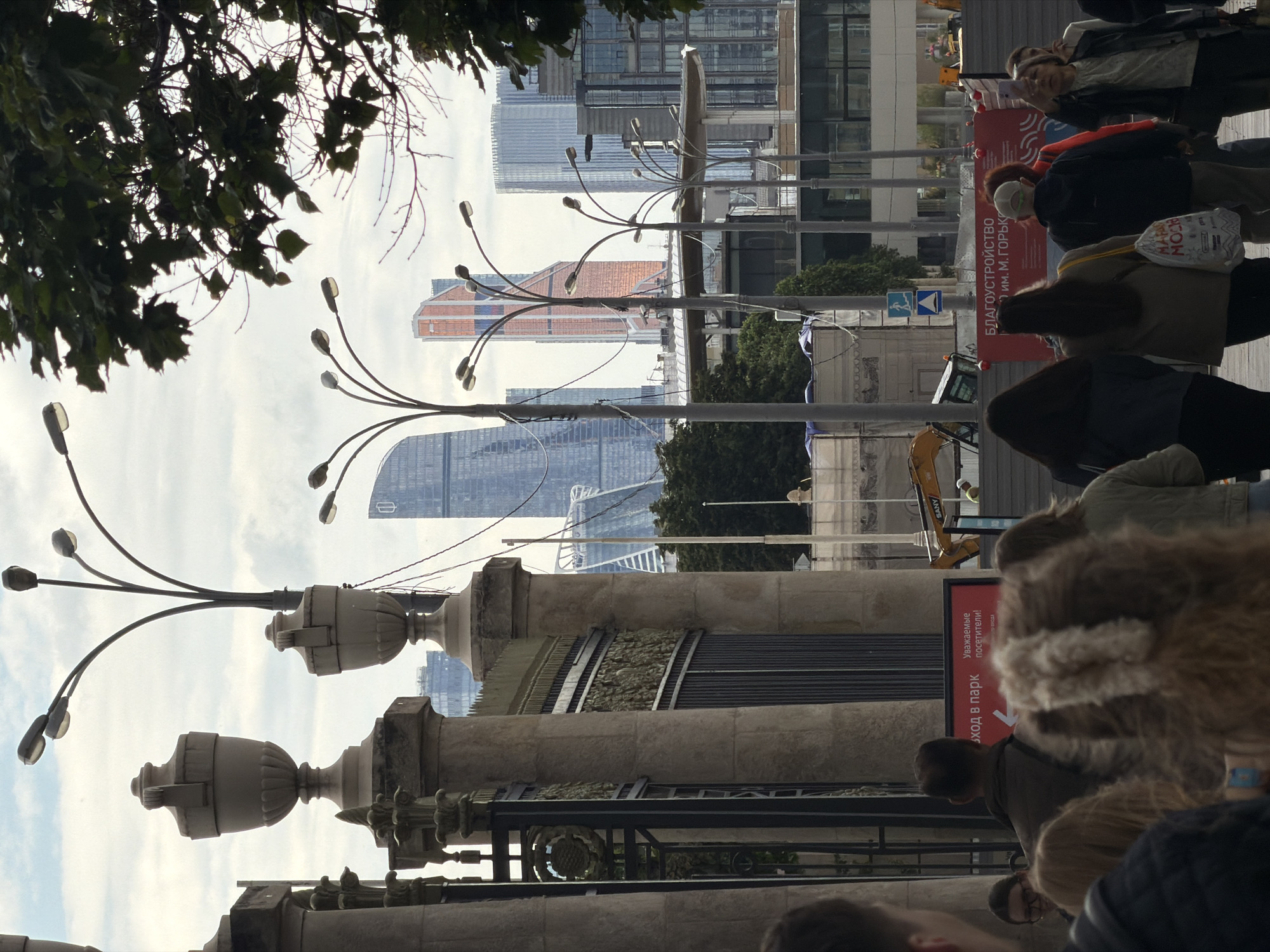 Casual Moscow street scenes and landmarks captured during afternoon walk