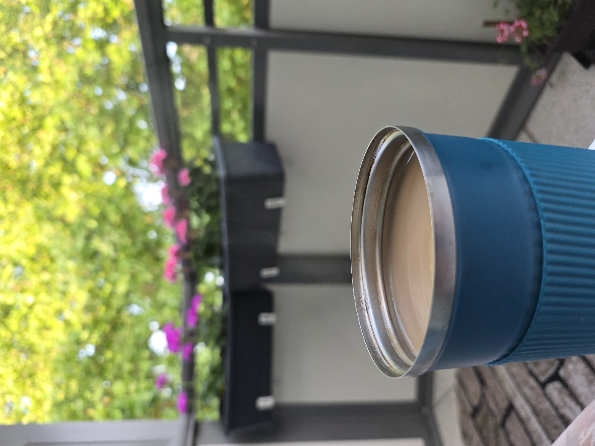 Frankfurt resident captures quiet morning balcony moments
