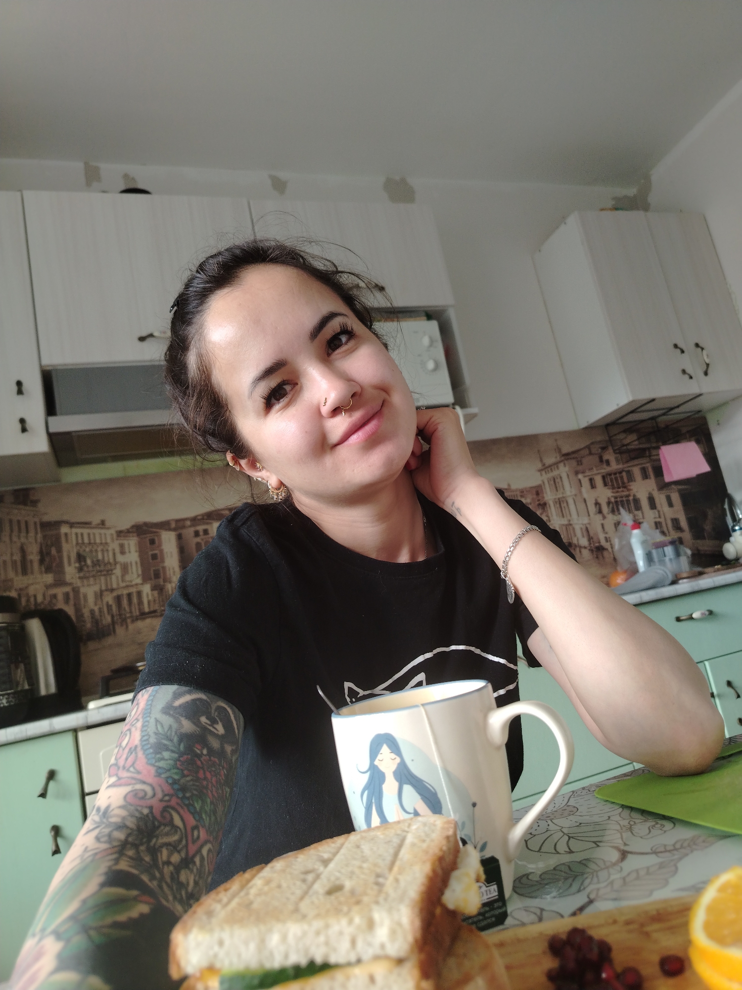 Morning at home in Noviy: selfies, eggs, and a local sports complex
