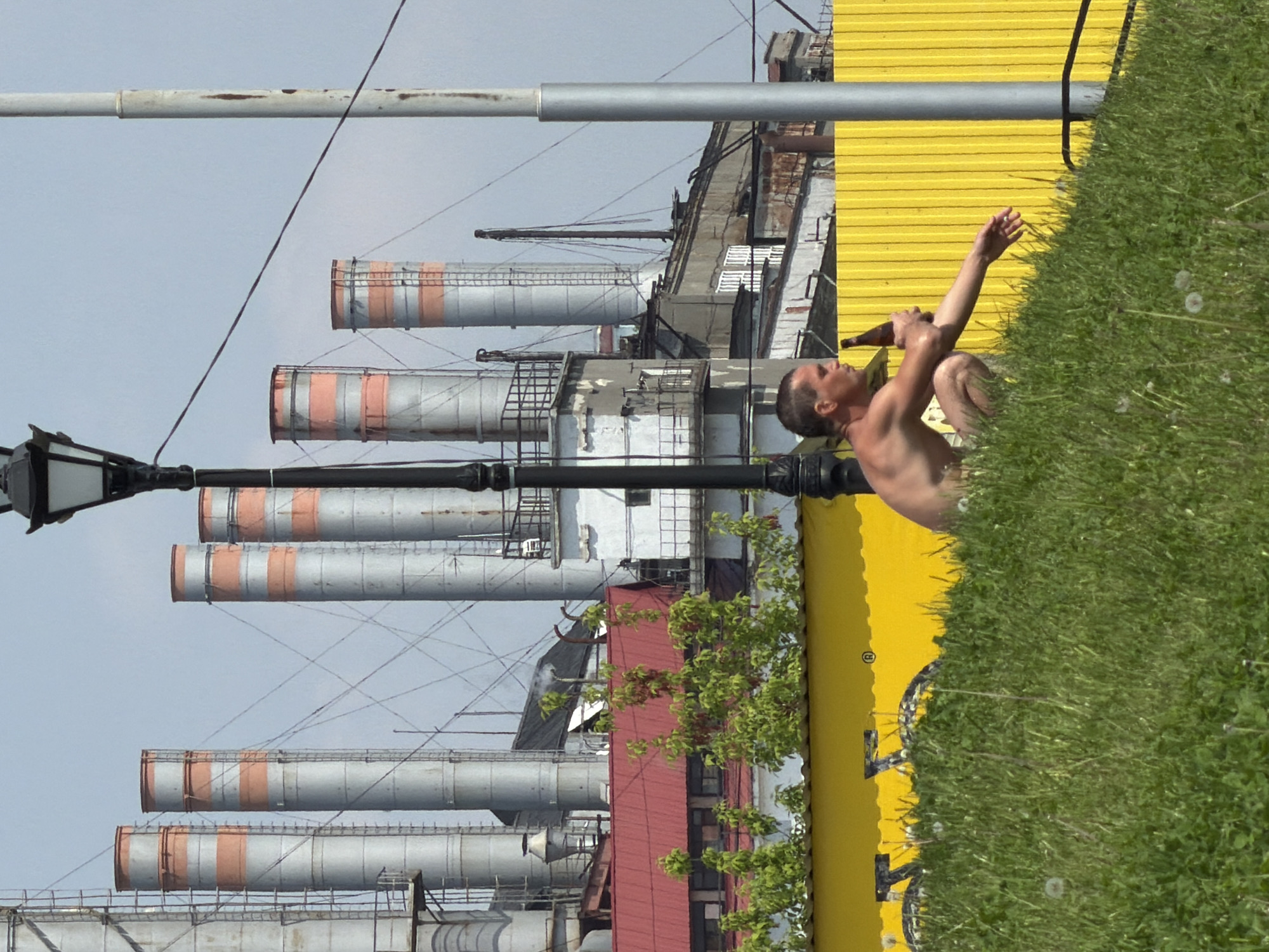 Ordinary moments documented across Saratov in single minute