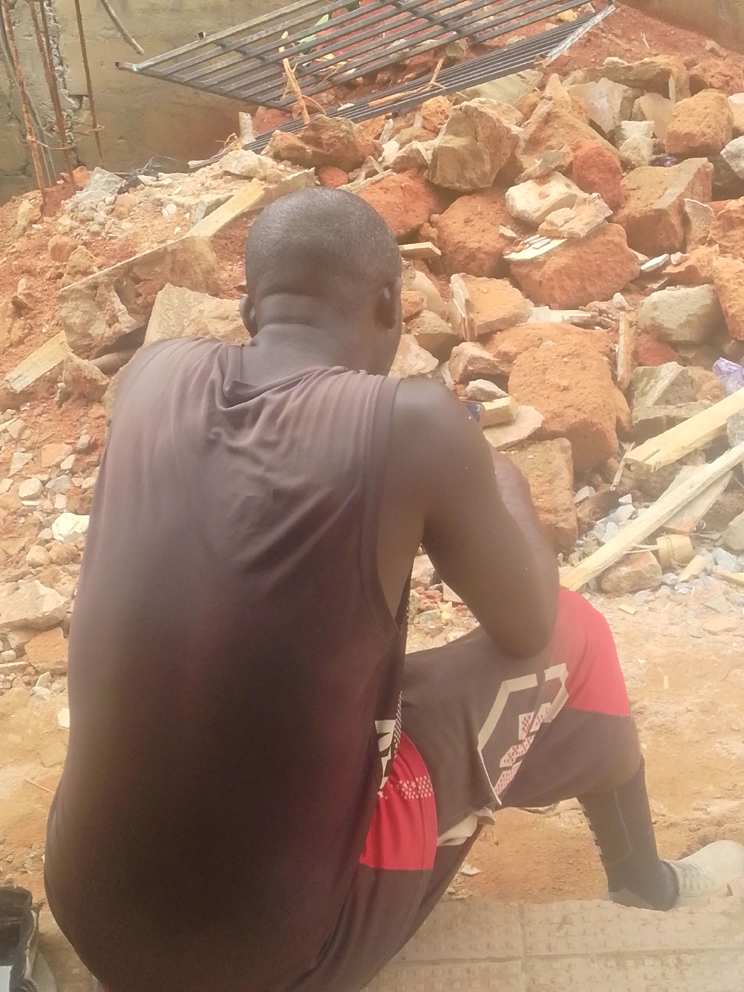 Construction materials and debris documented at Alor building site