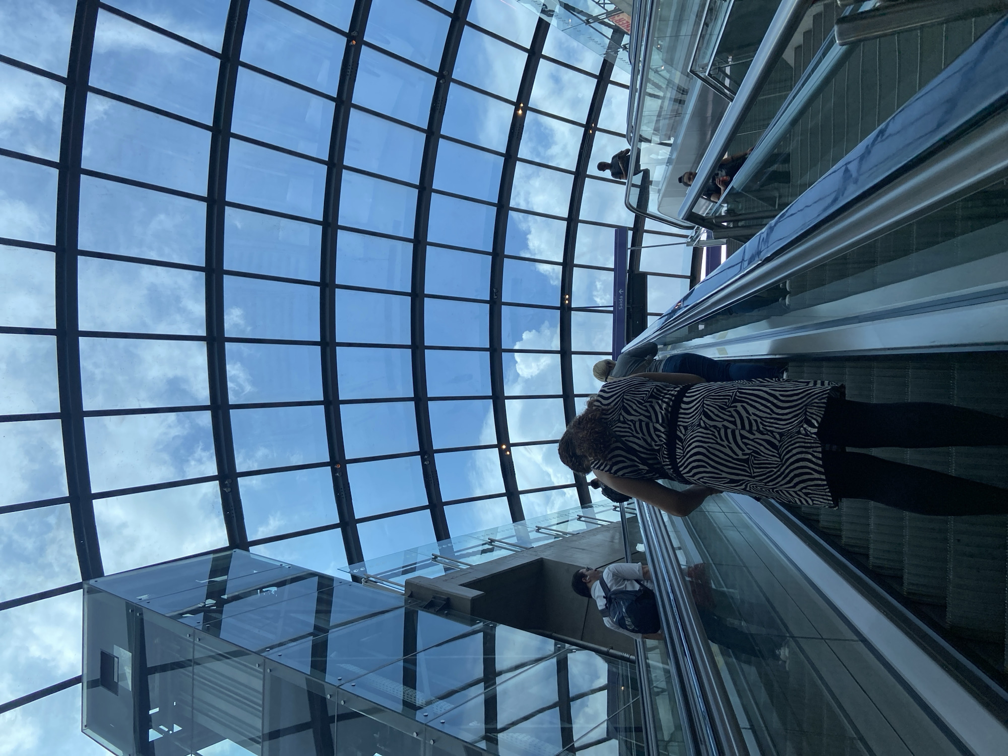 Modern glass-ceiling structure documented in São Paulo