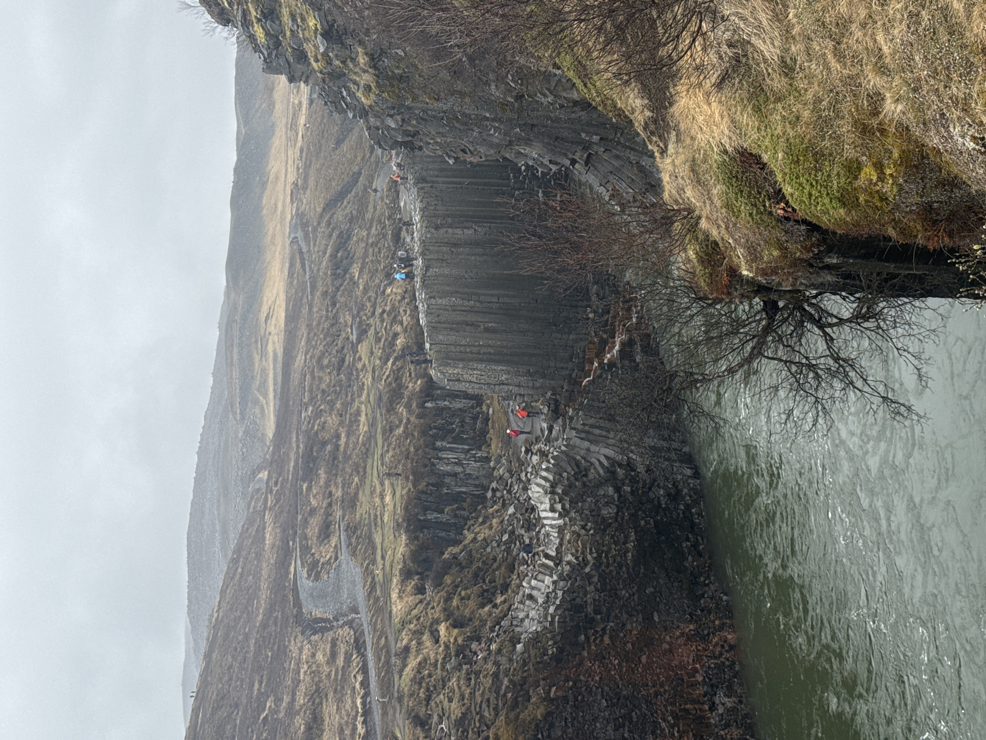 Tourist captures Iceland's dramatic basalt columns and turbulent river