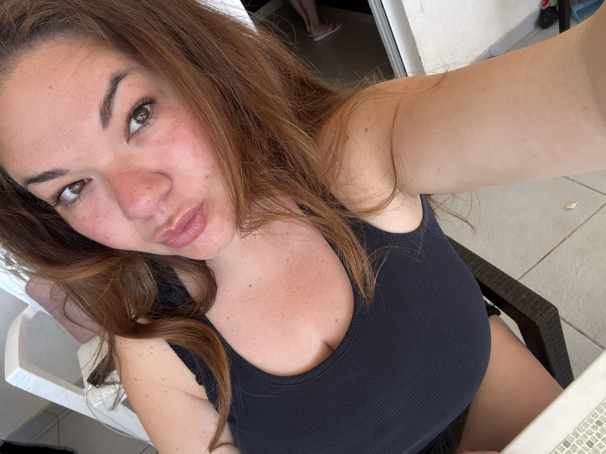 Morning activities captured in Bijela: selfie and outdoor laptop work