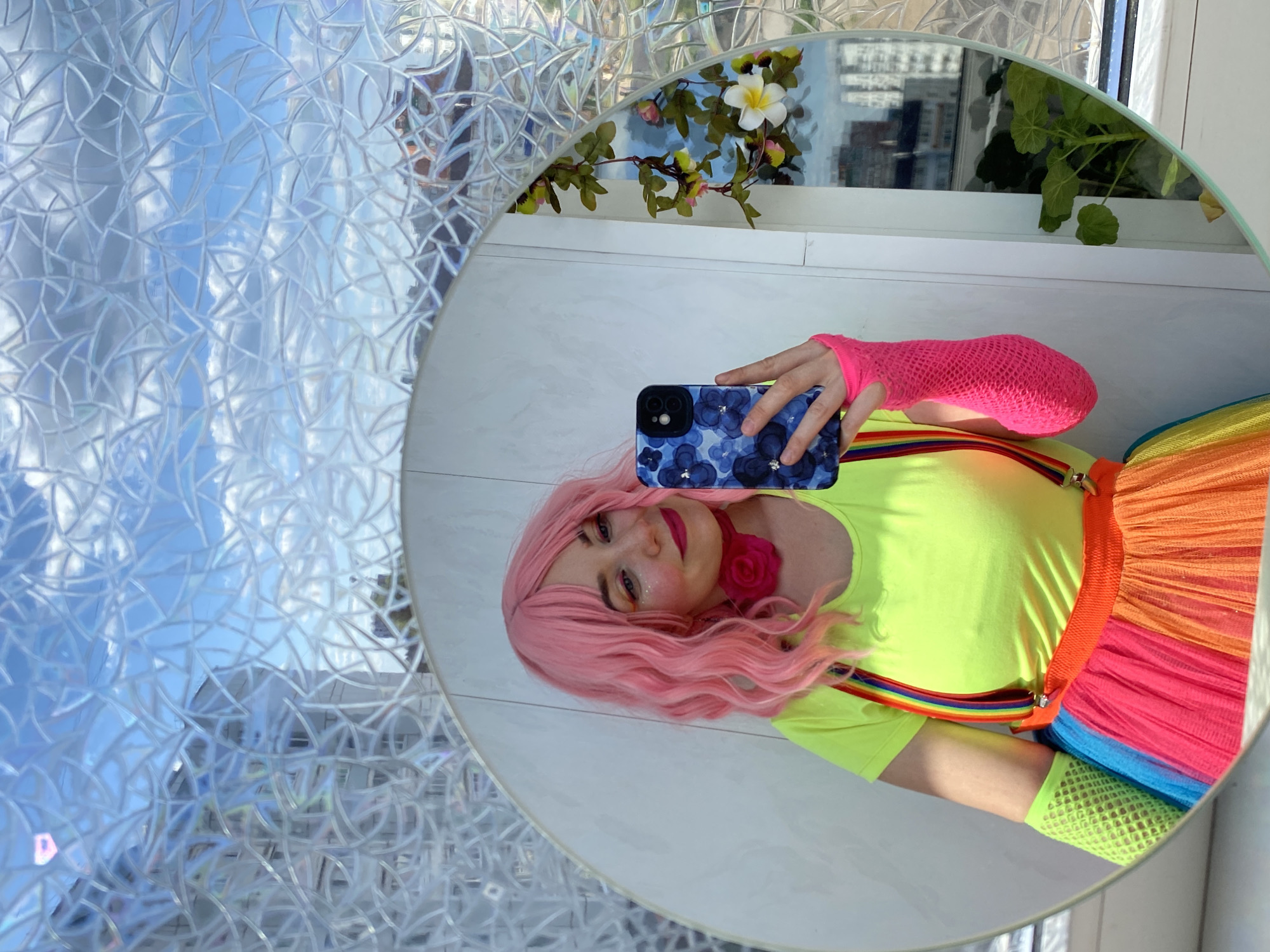 Casual selfies and flower photography captured in Chaikovsky, Russia
