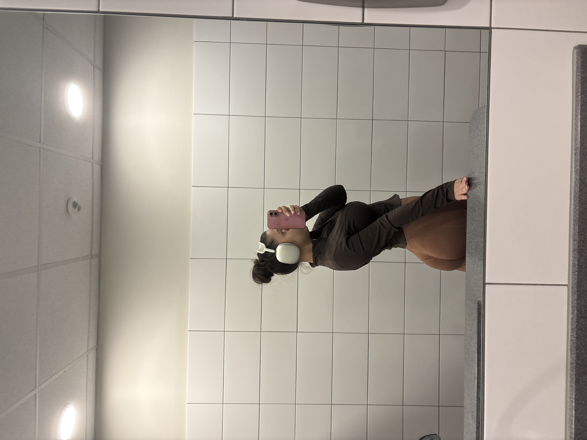 Evening gym visit documented across multiple facility locations