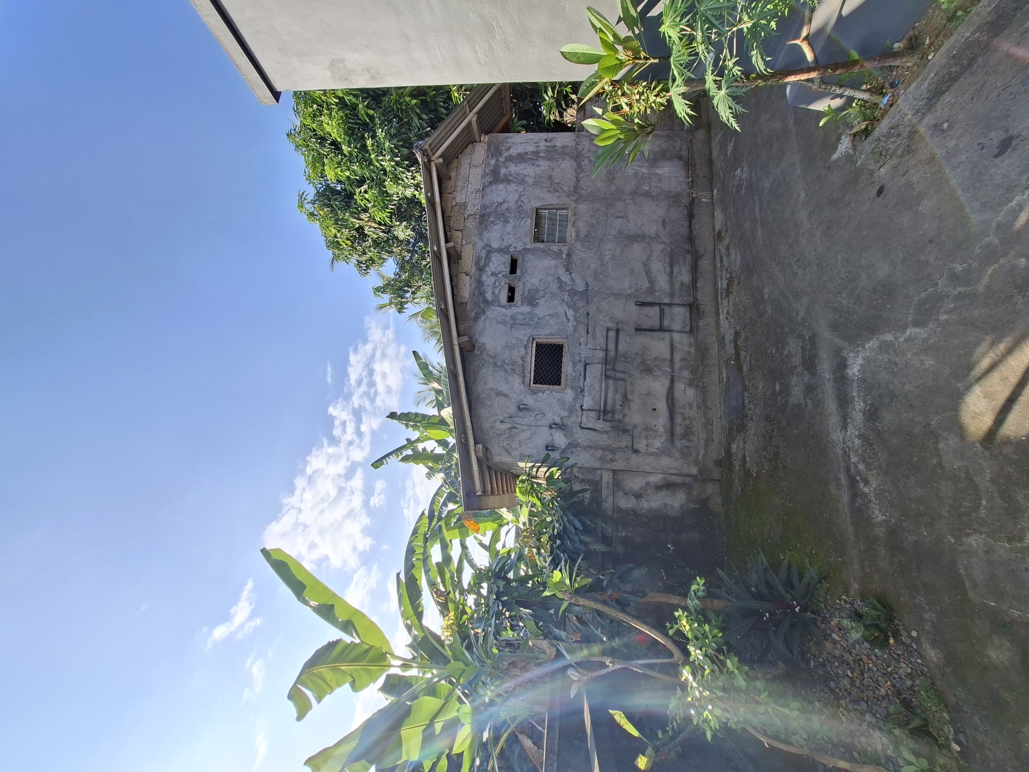 Street-level morning life in Blahbatuh, Bali