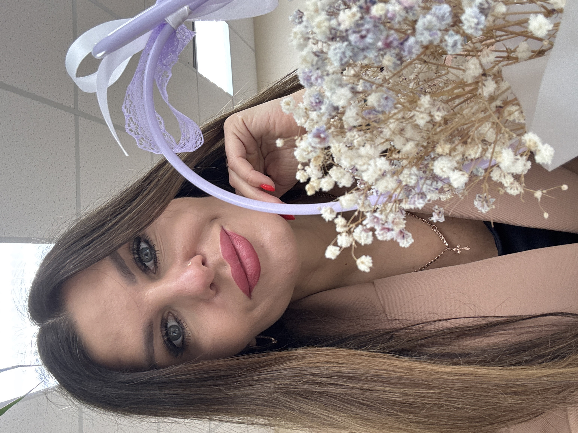 Woman takes morning selfie series across Chaikovsky locations