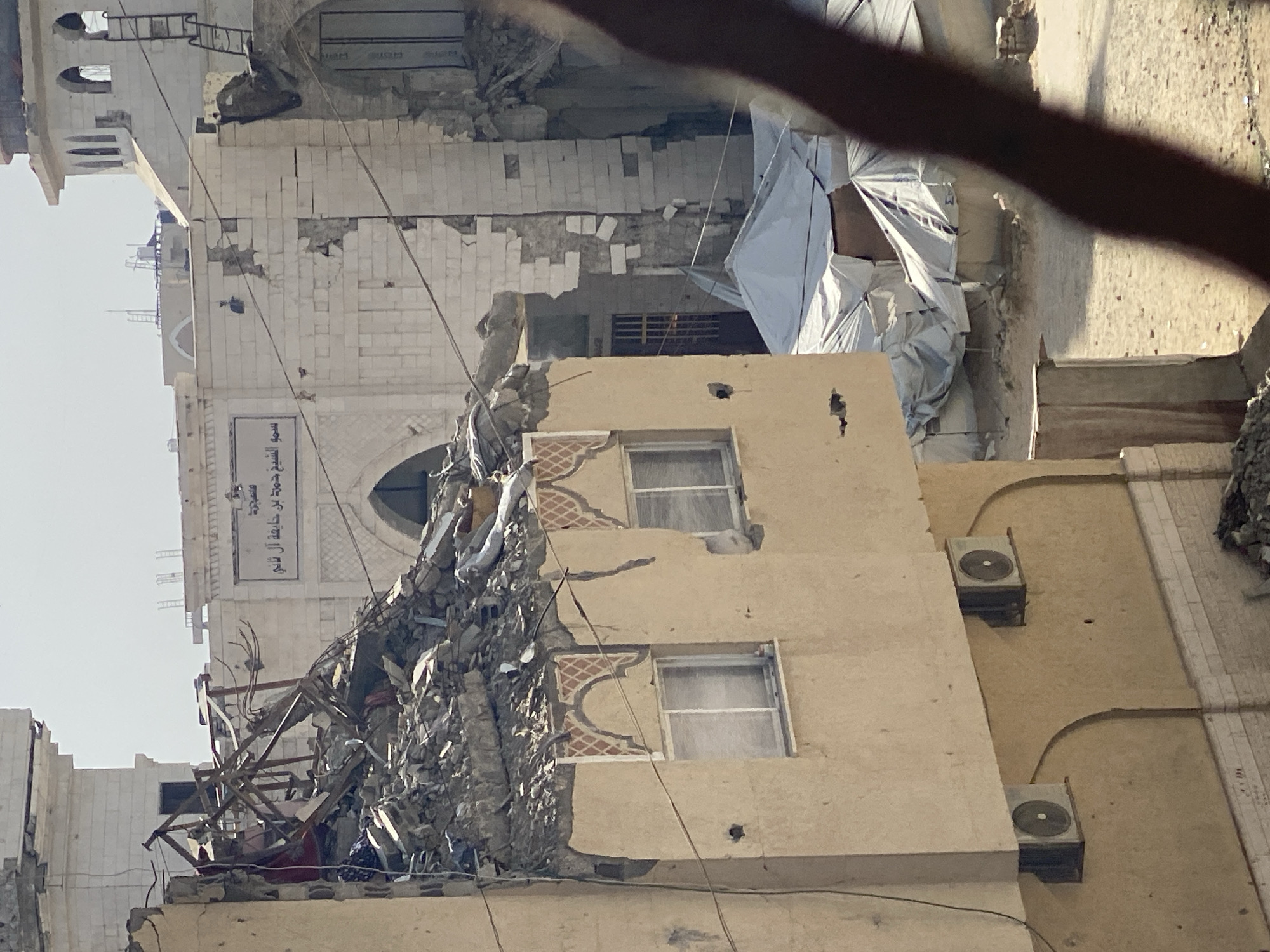 Daily life continues amid damaged buildings in Khan Yunis