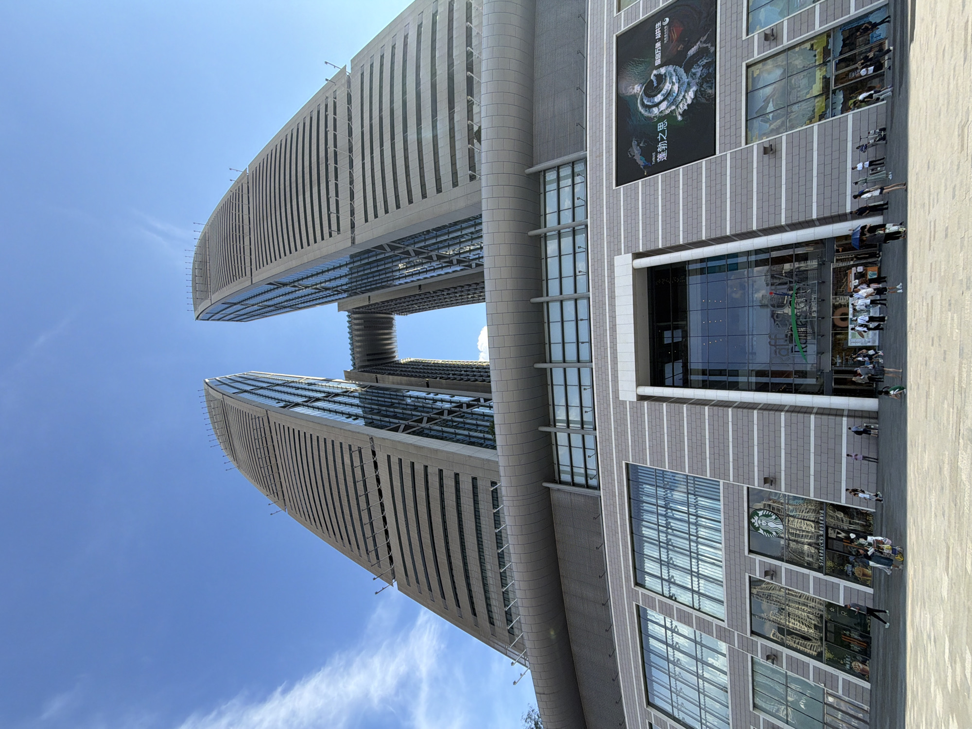 Busy morning around Chongqing's Yuzhong District landmarks