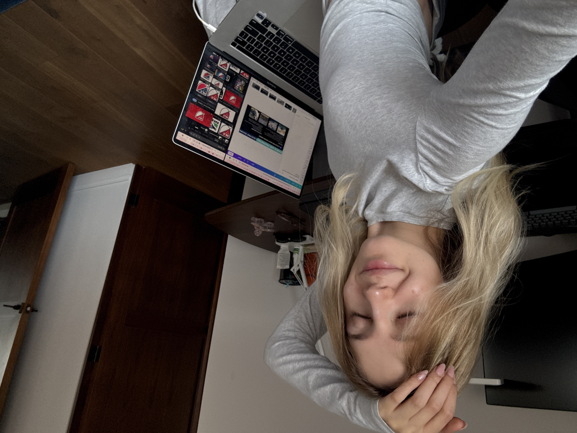 Woman photographed lying down in Mexico City
