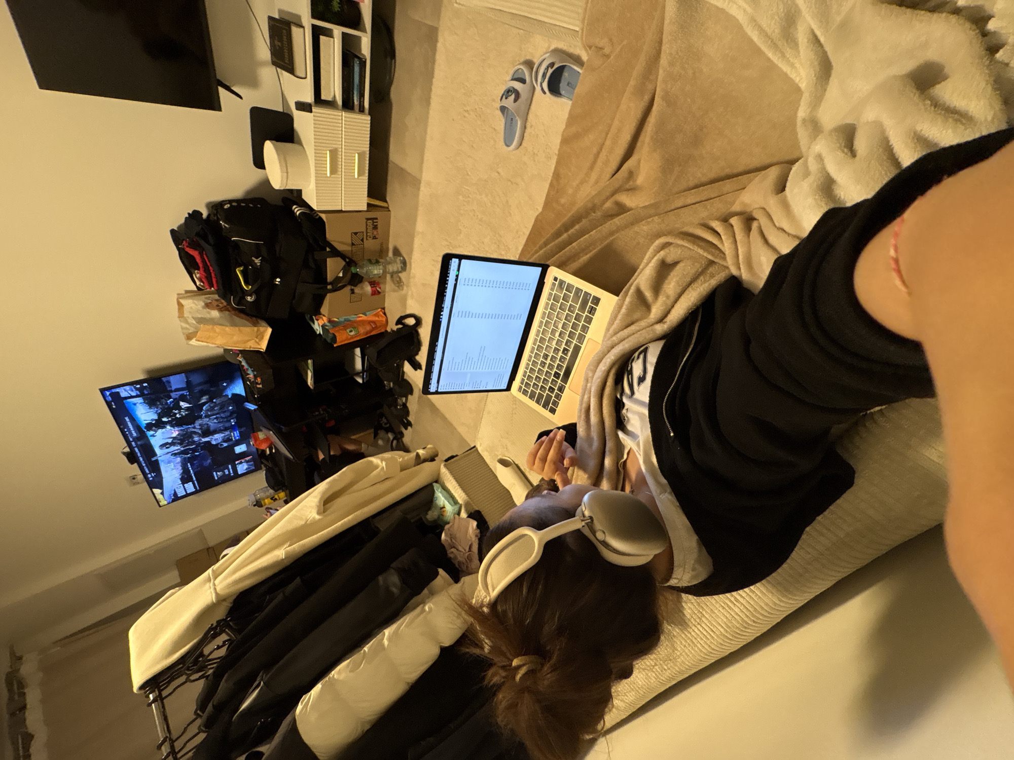 Evening leisure activities captured across Mönchengladbach residences