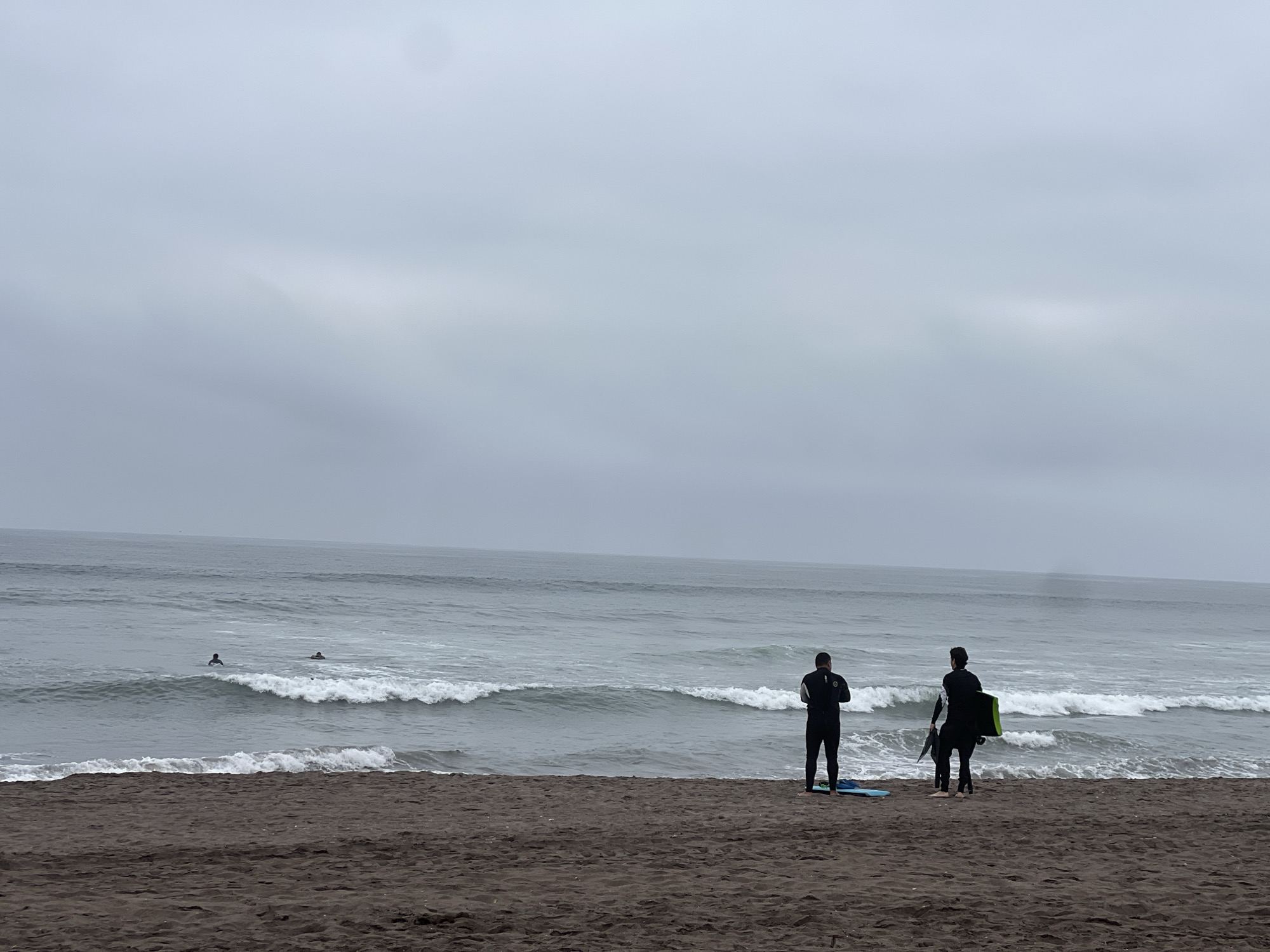 Surf session and beachside café life on Arica's coast