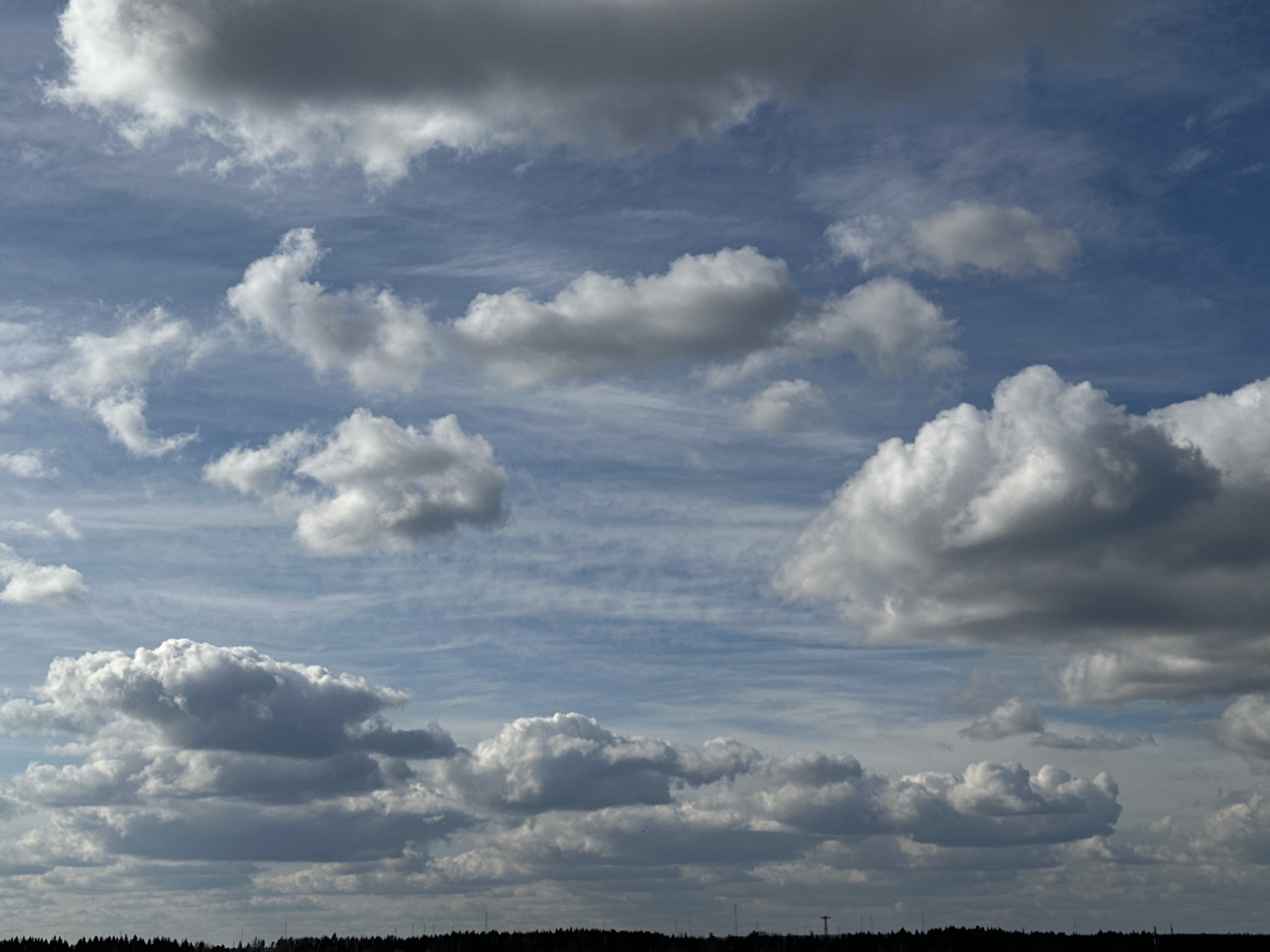 Zelenograd resident captures clouds, electronics in afternoon documentation