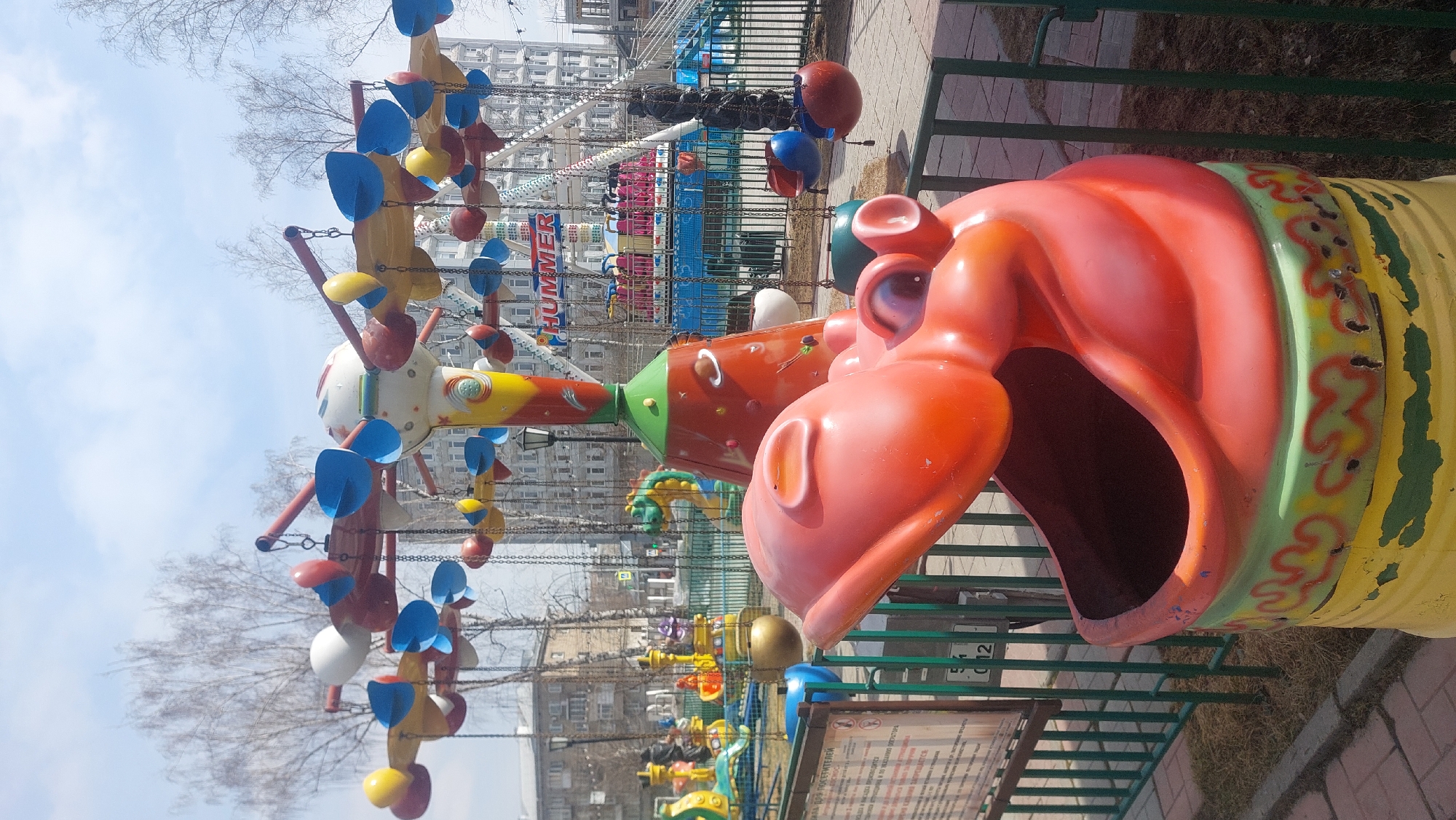 Morning visit to Novosibirsk petting zoo captured by witnesses