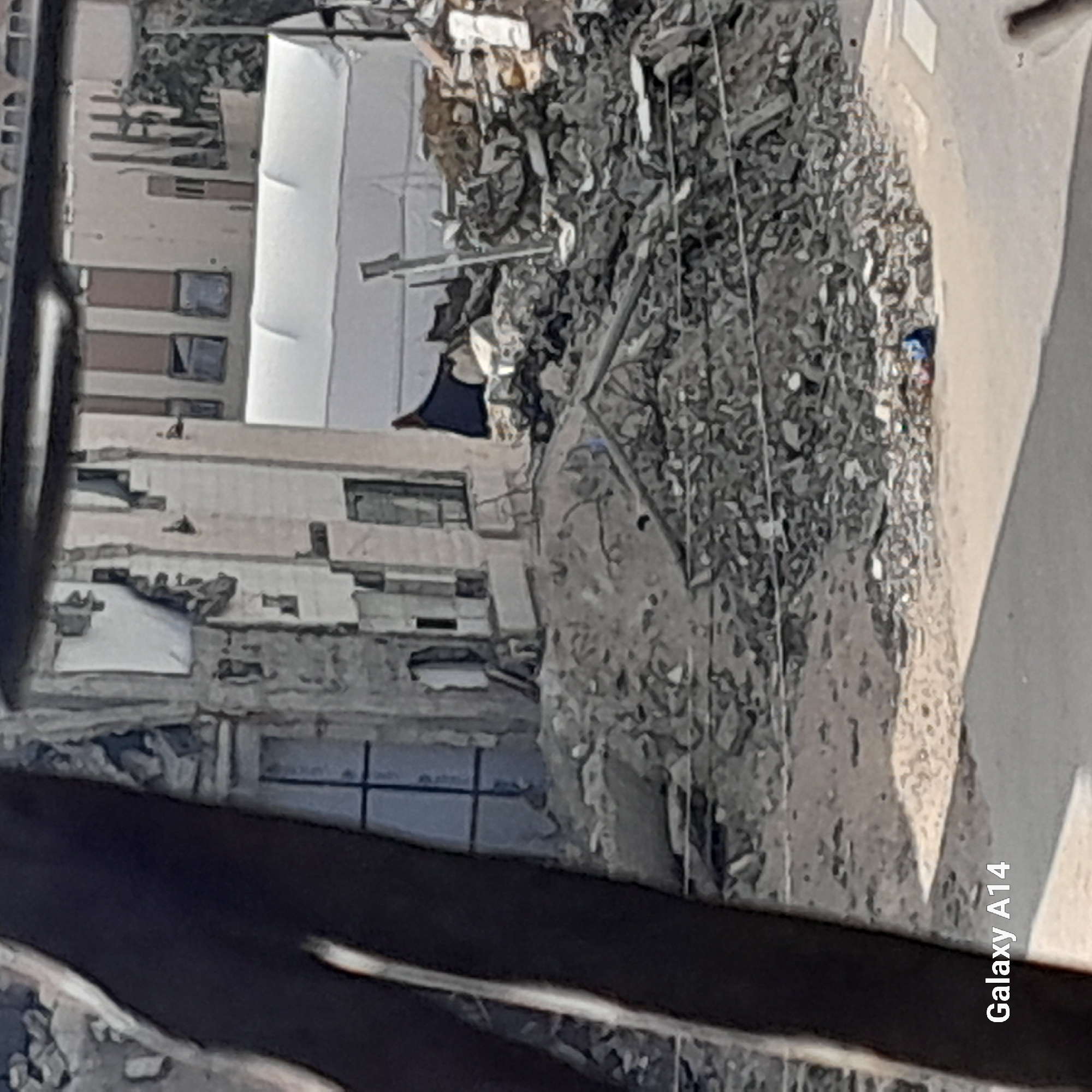 Khan Yunis residents navigate damaged areas, makeshift camps documented