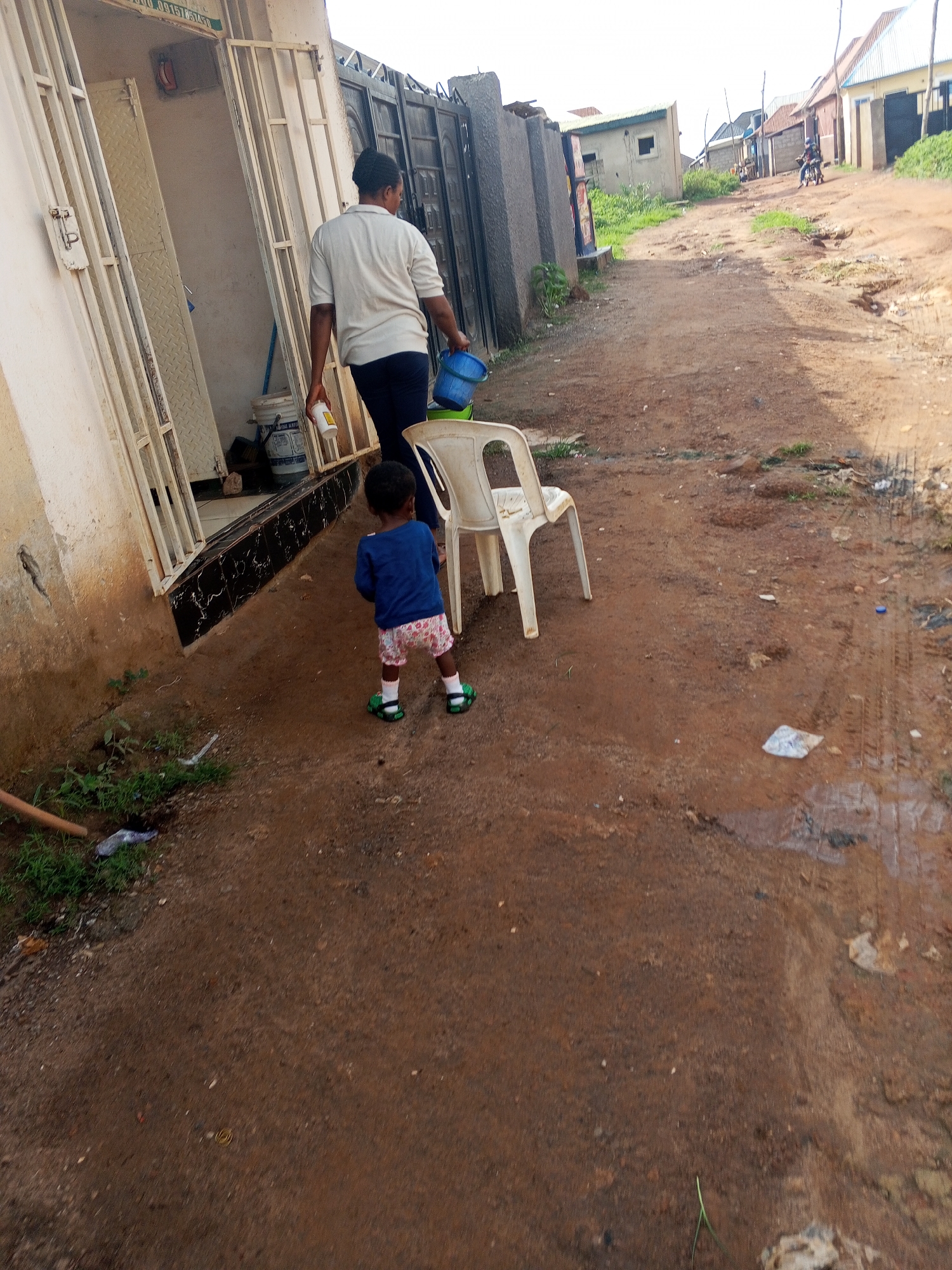 Abuja residents document morning life through selfies and street photography
