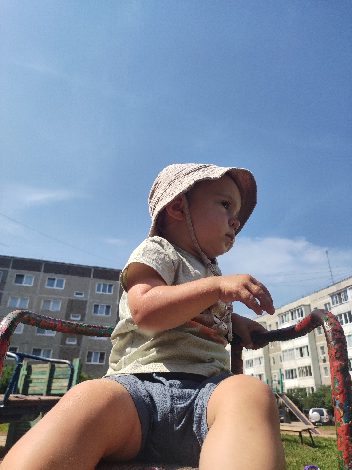 Ordinary day in Chaikovsky: home life, outdoor play, renovation in progress