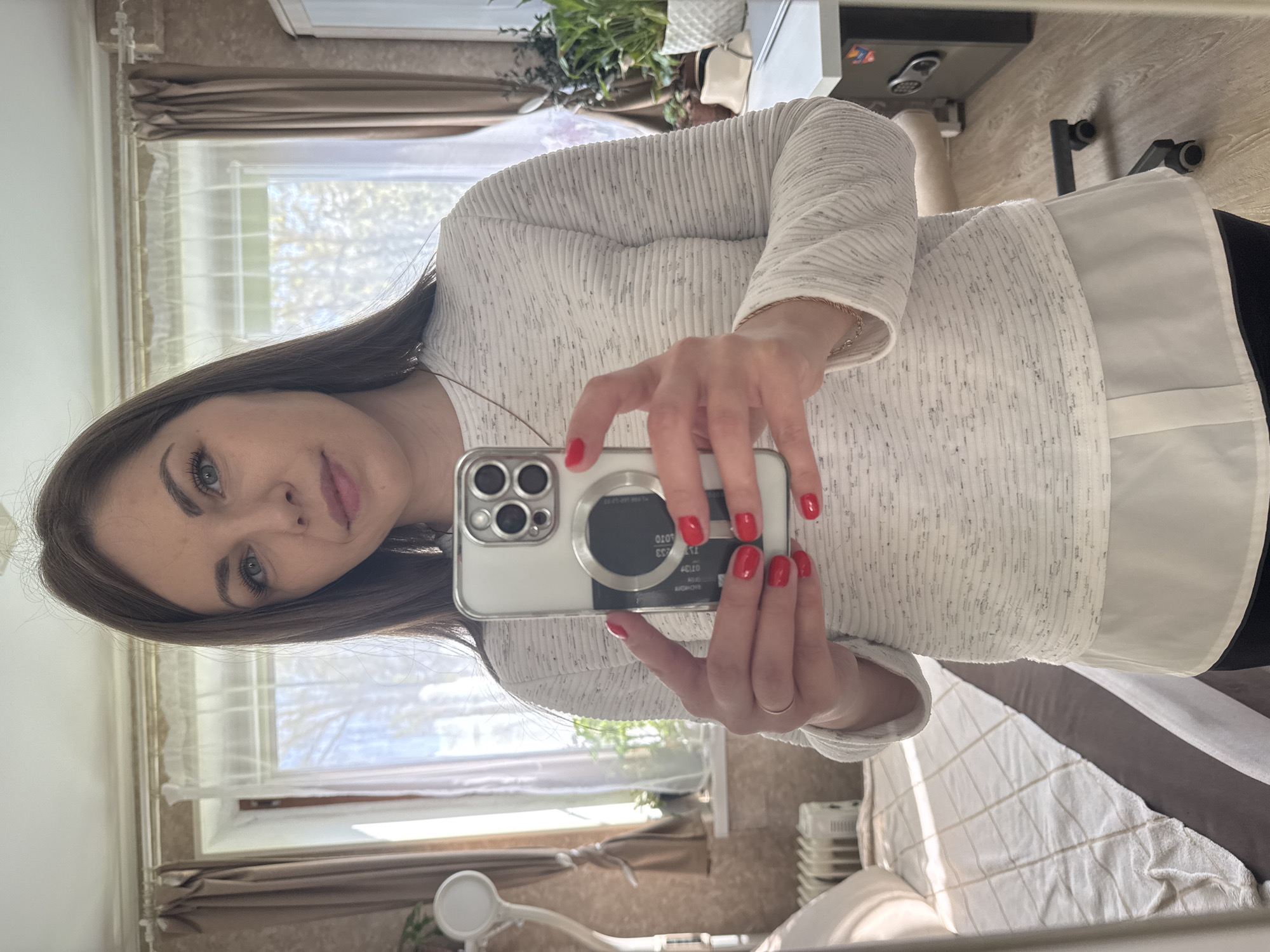 Woman documents morning routine with selfies, car travel in Russia