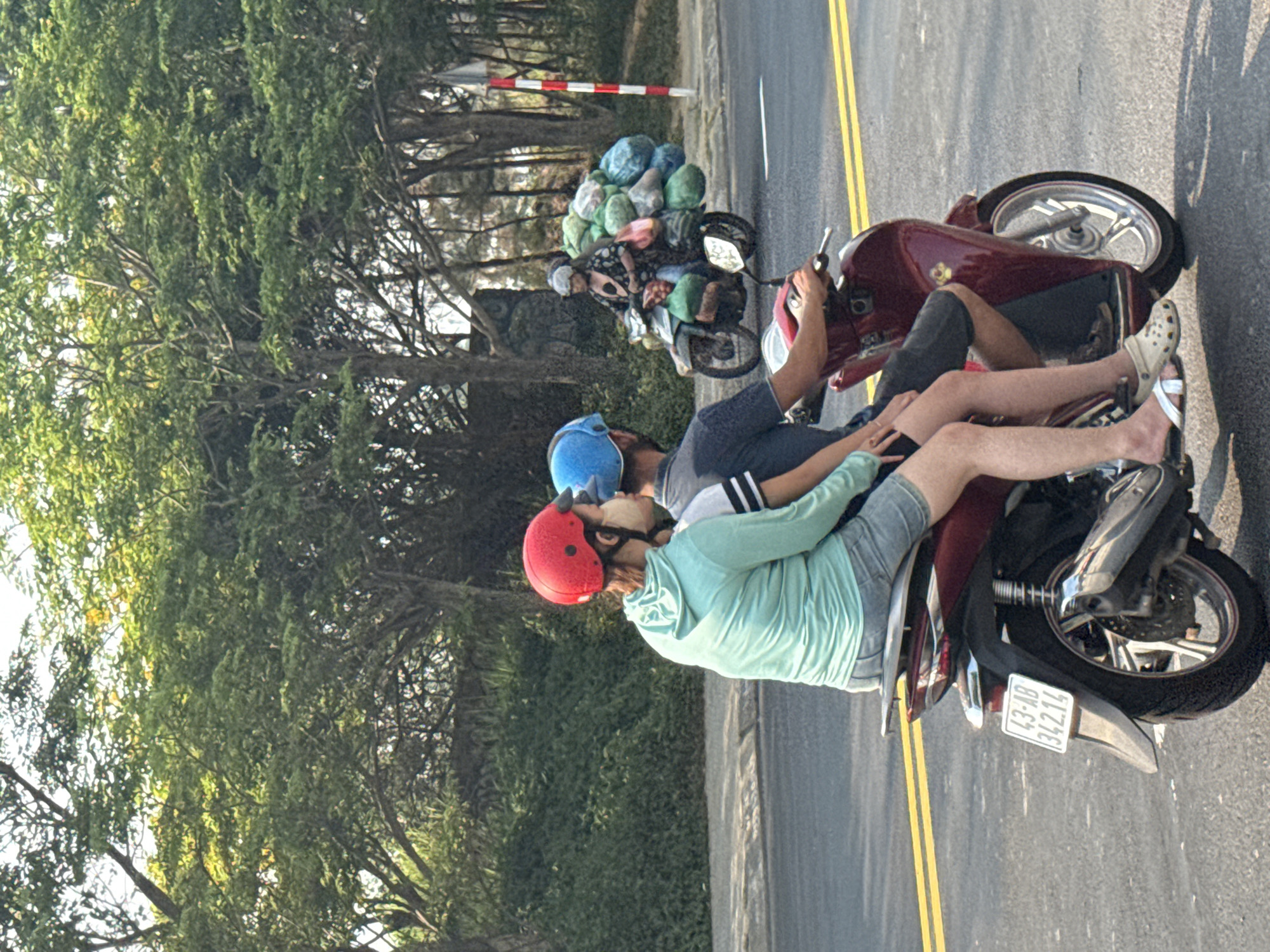 Motorcycles with cargo spotted on Đà Nẵng road